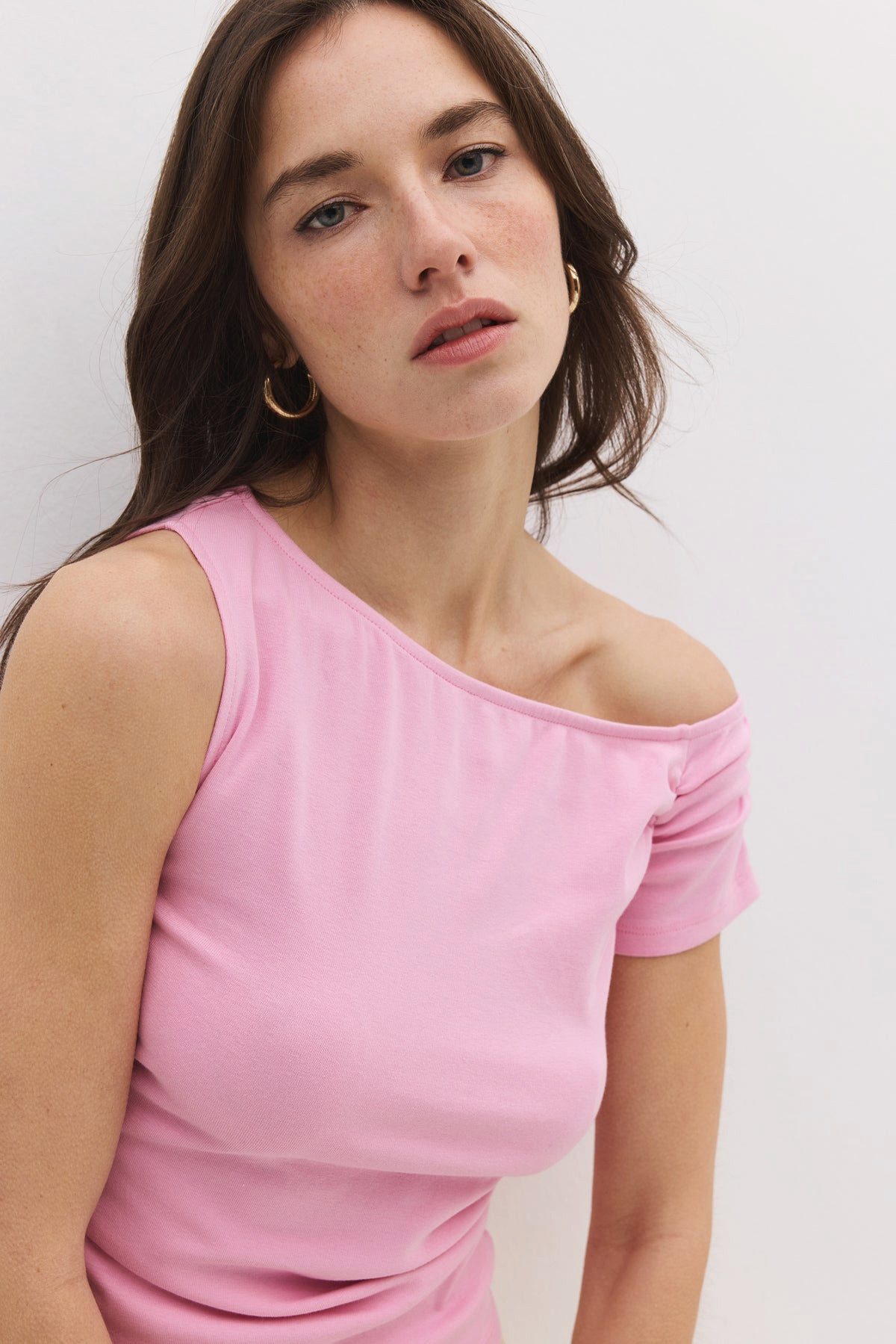 No Matter What Blusentop T-Shirt mit asymmetrischem Kragen und Raffungen