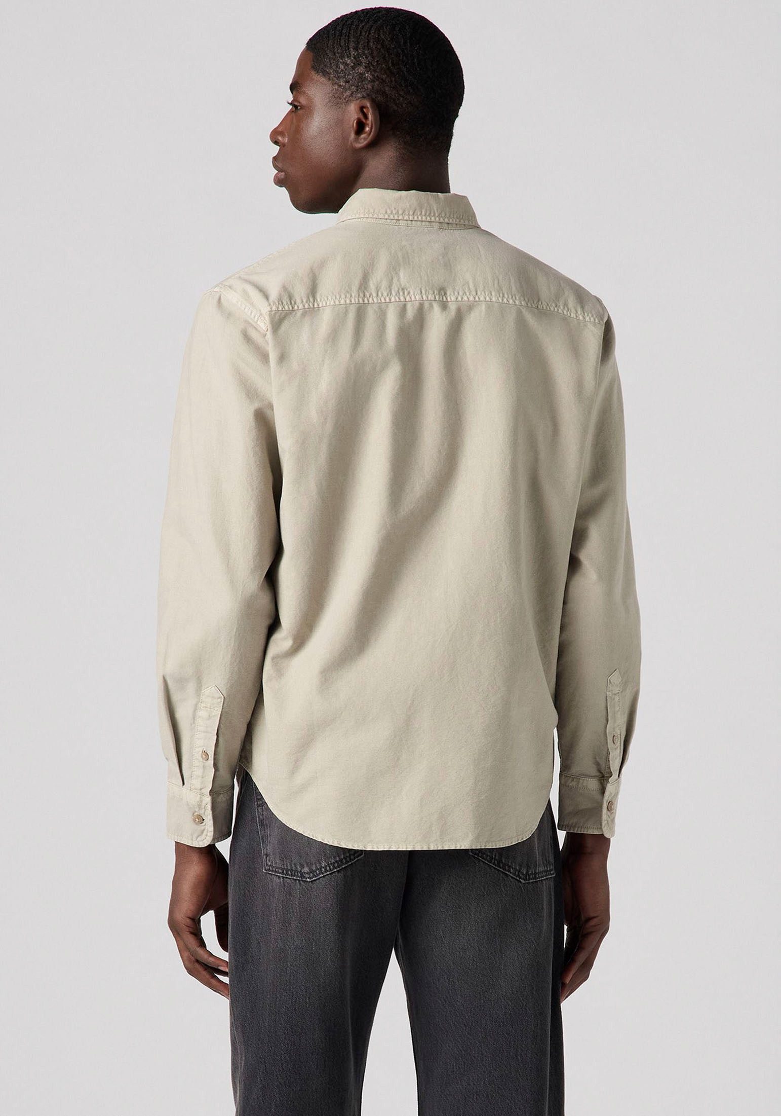 Levi's® Langarmhemd AUTHENTIC BUTTON DOWN mit Ton-in-Ton Logostickerei auf der Brust