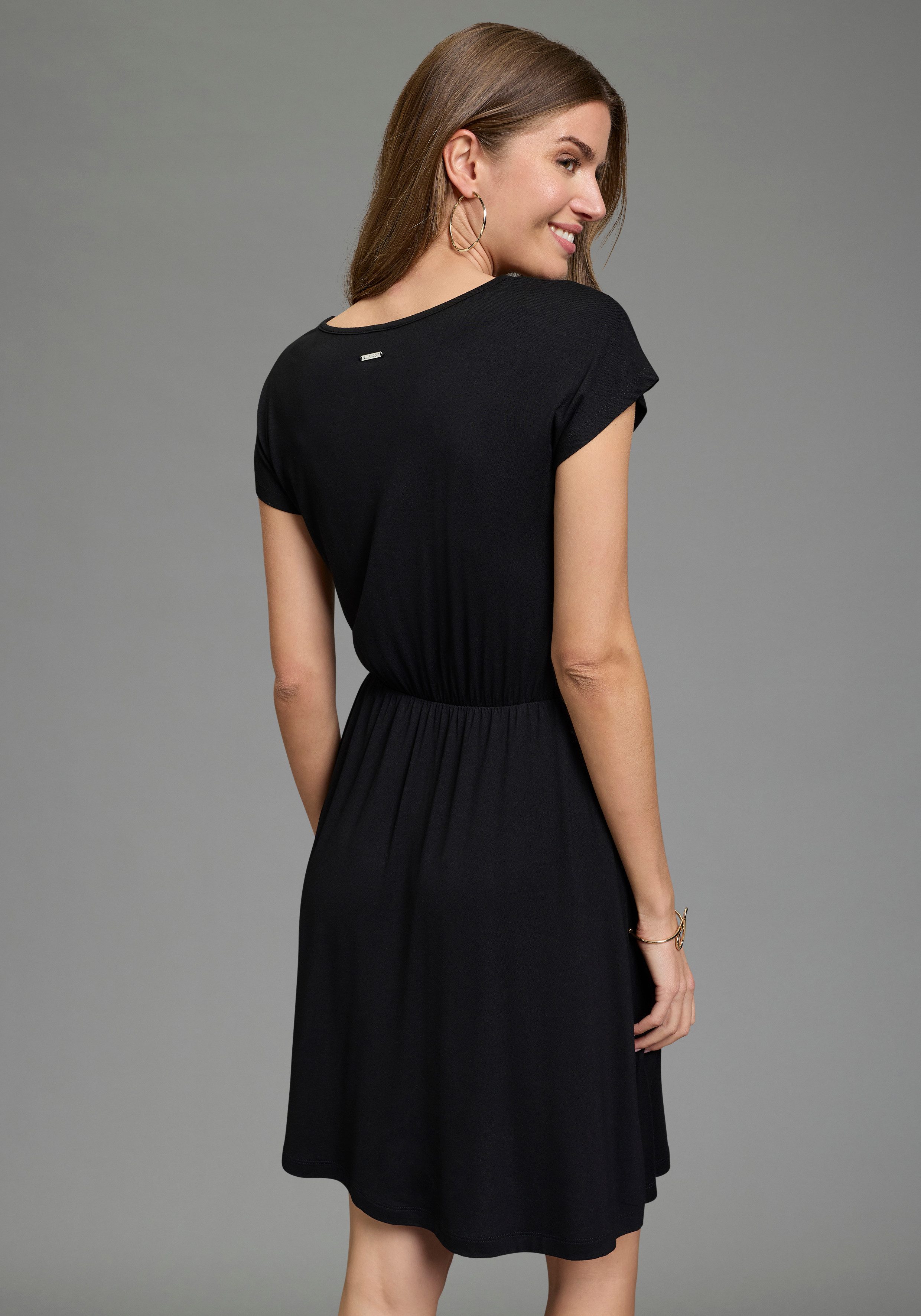 Laura Scott Abendkleid mit U-Boot-Ausschnitt, mit Spitzenapplikationen, unifarben, Kurzarm