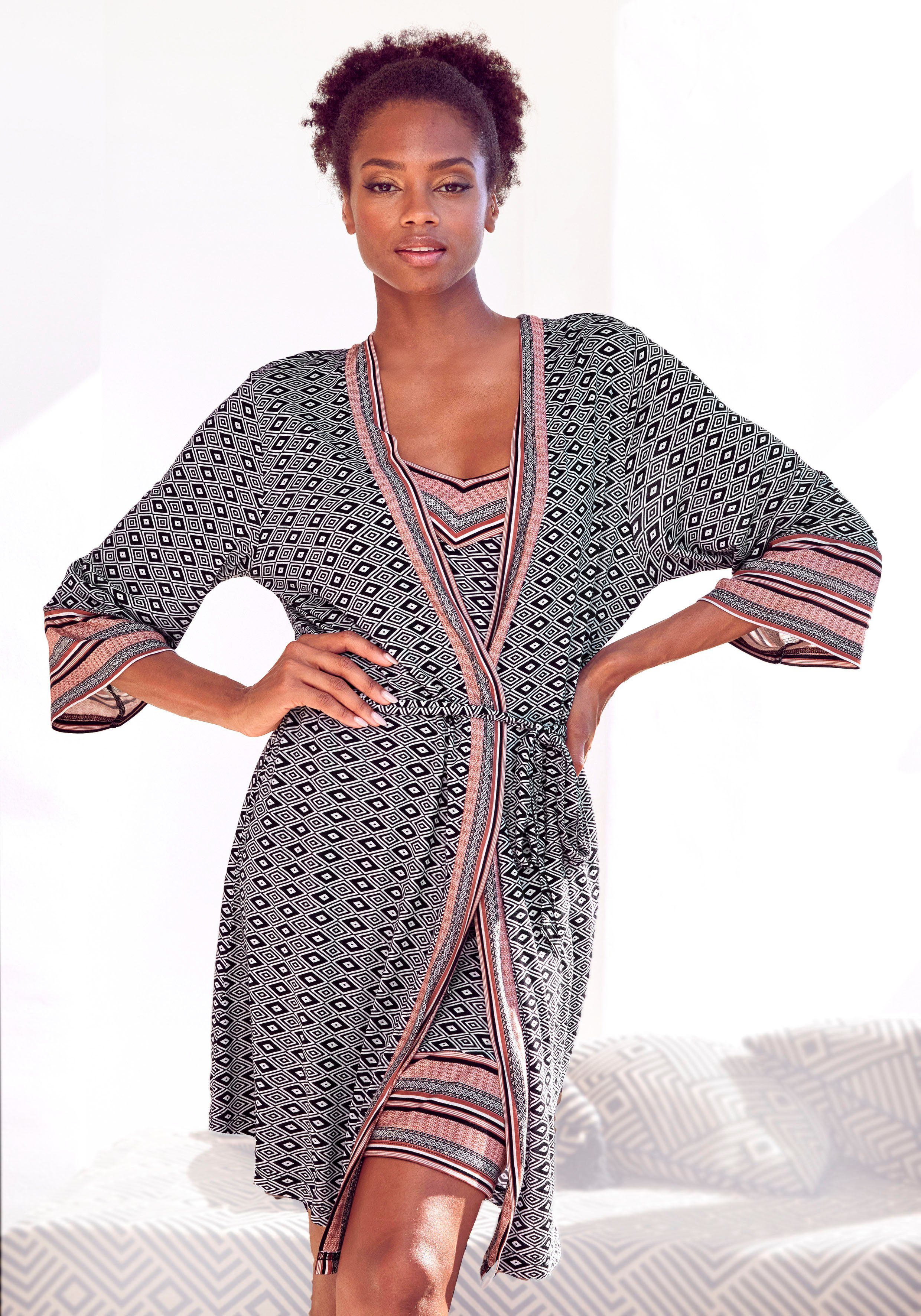 Vivance Dreams Kimono, Kurzform, Single-Jersey, Kimono-Kragen, Gürtel, in schönem Ethno-Design braun gemustert | Kimonos