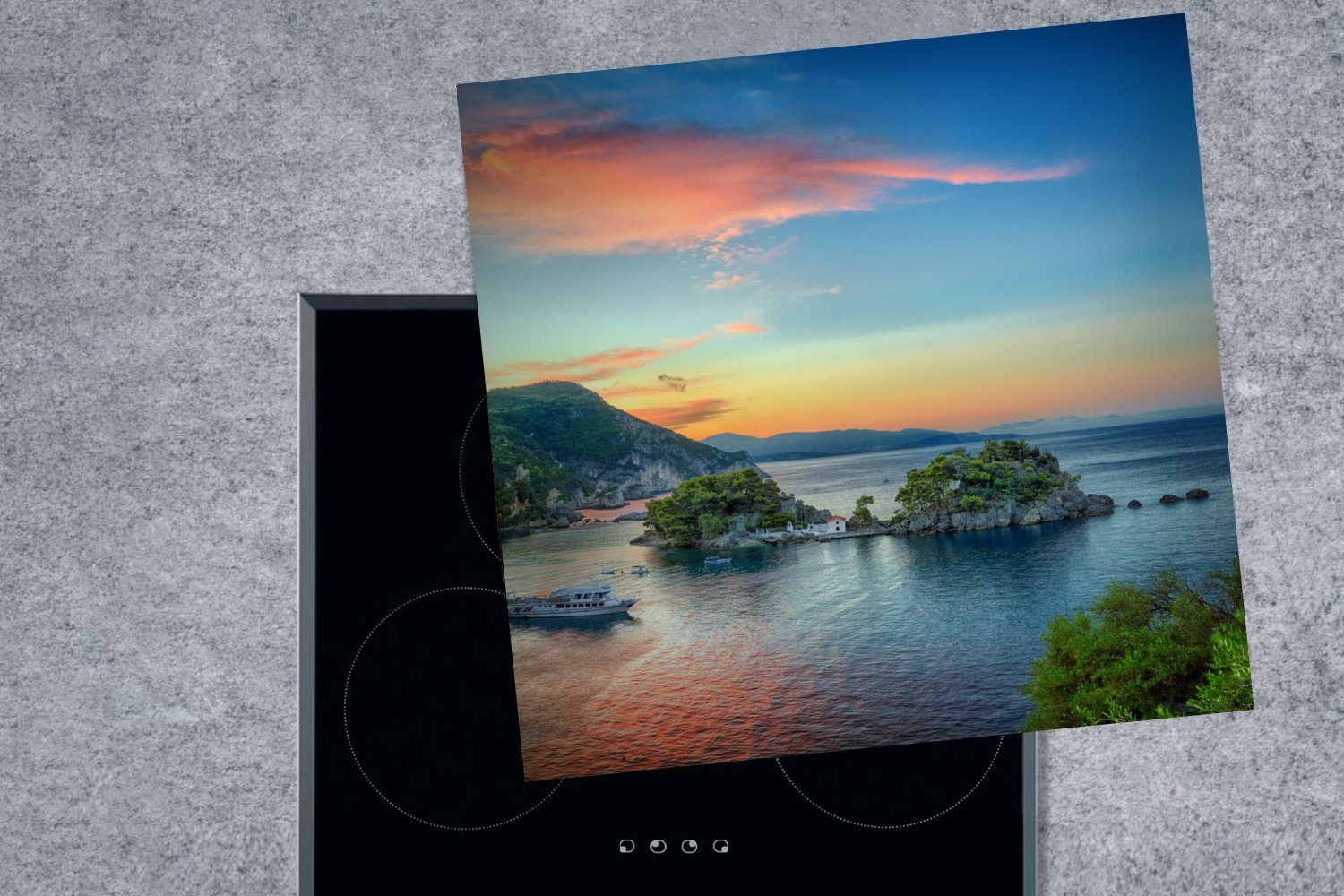 Arbeitsplatte tlg), für Sonnenaufgang Insel (1 Parga, cm, einer auf Vinyl, Ceranfeldabdeckung, küche 78x78 in MuchoWow Herdblende-/Abdeckplatte