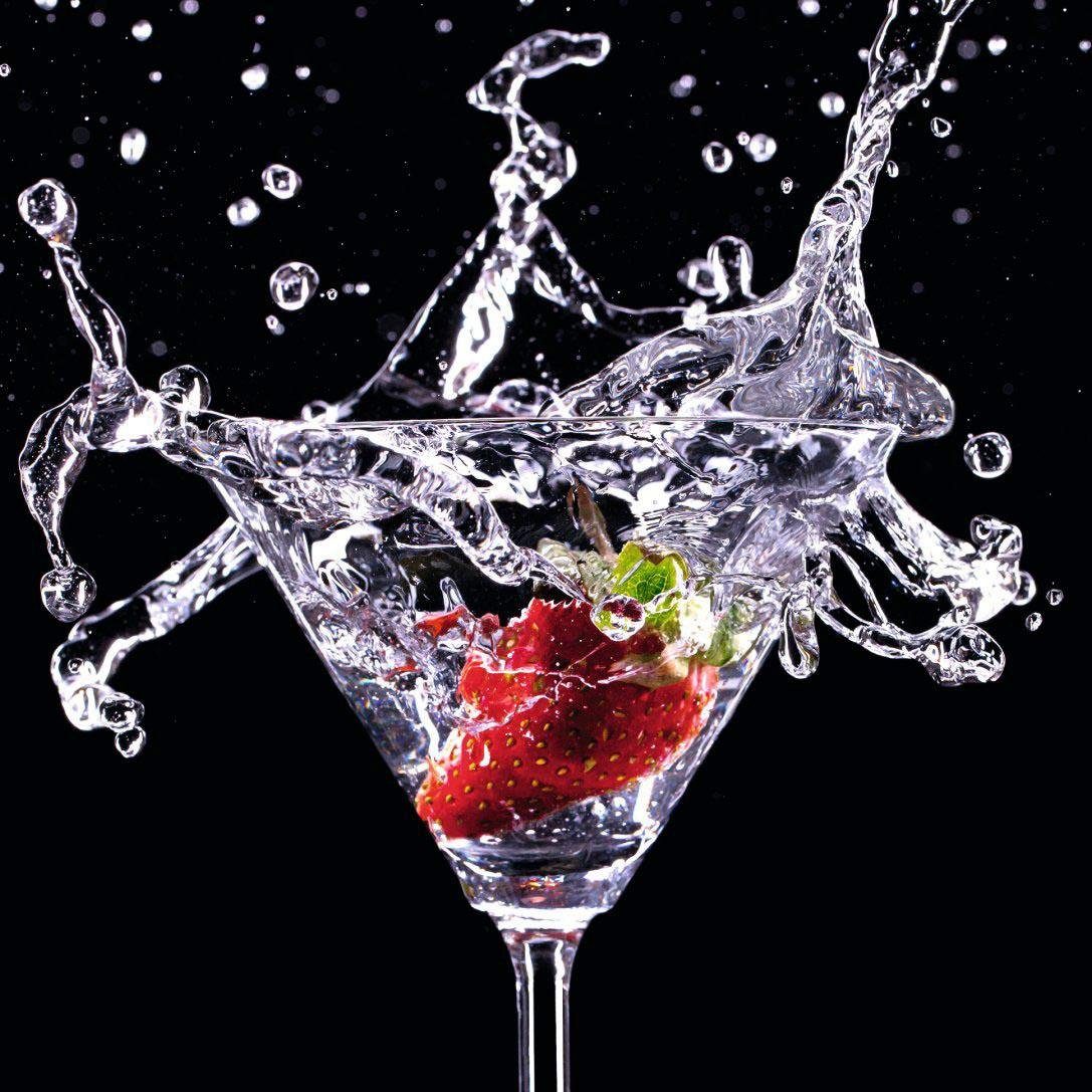 Glasbild »Cocktail Splash Erdbeere«, Dekorativer Kunstdruck online