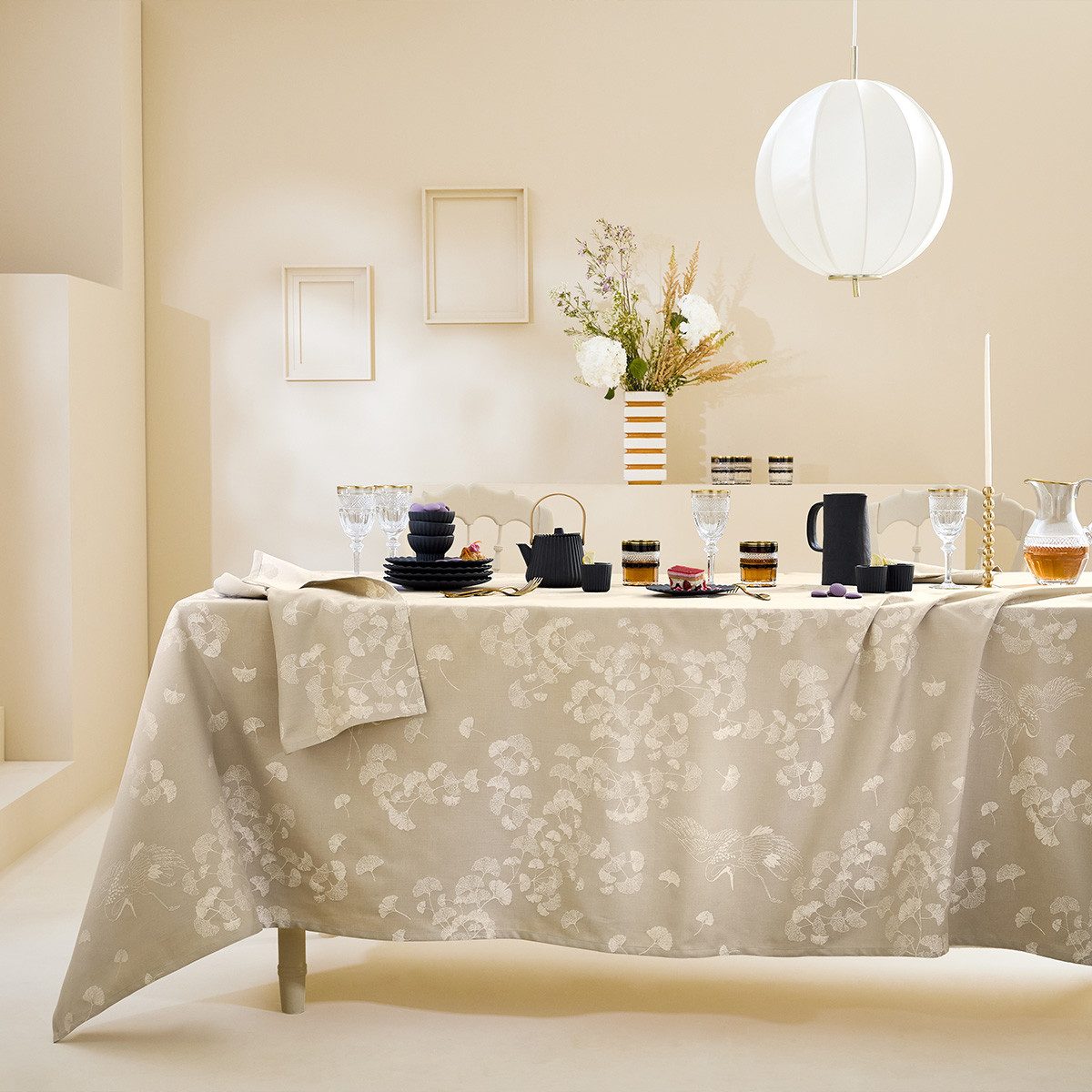 Garnier Thiebaut Tischdecke Garnier-Thiebaut Tischwäschekollektion Mille Ginkos, jacquard-gewebt