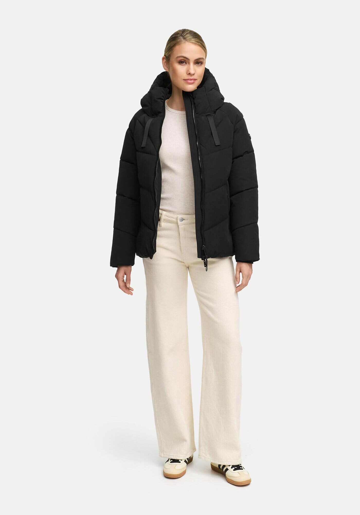 Marikoo Winterjacke Kwamee Schräg gesteppte Winterjacke mit fester Kapuze