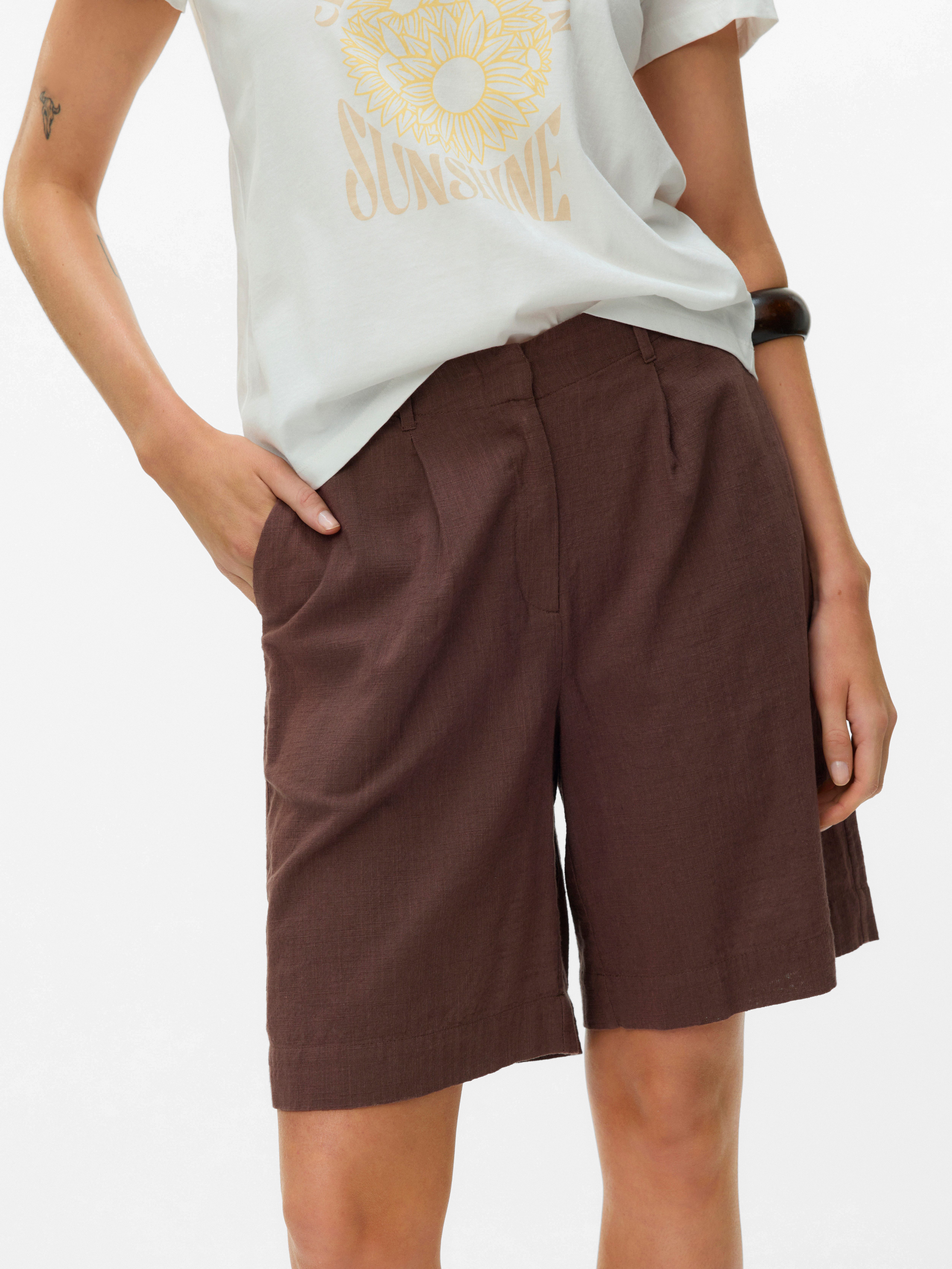 Vero Moda Shorts VMCAIA BERMUDA WVN NOOS Baumwollmischung, regular fit, mit Leinen