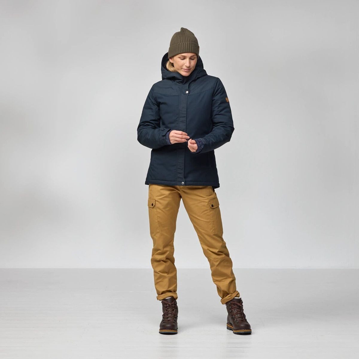 Fjällräven Outdoorjacke Stina Padded Jacket W Stilvolle Damenjacke, nachhaltig gefertigt, wind- und wasserfest mit