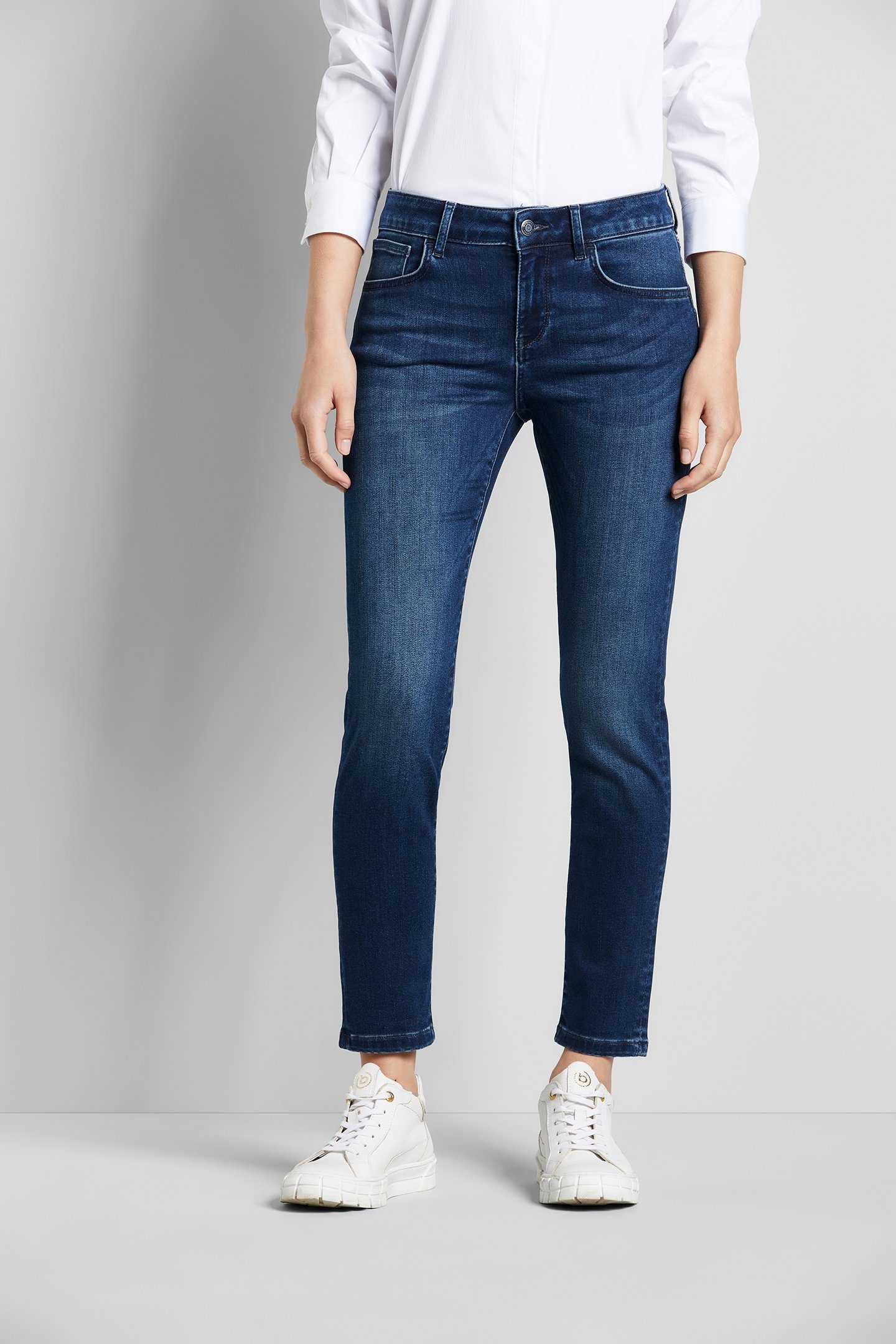 dunkelblau Used-Waschung 5-Pocket-Jeans bugatti leichte