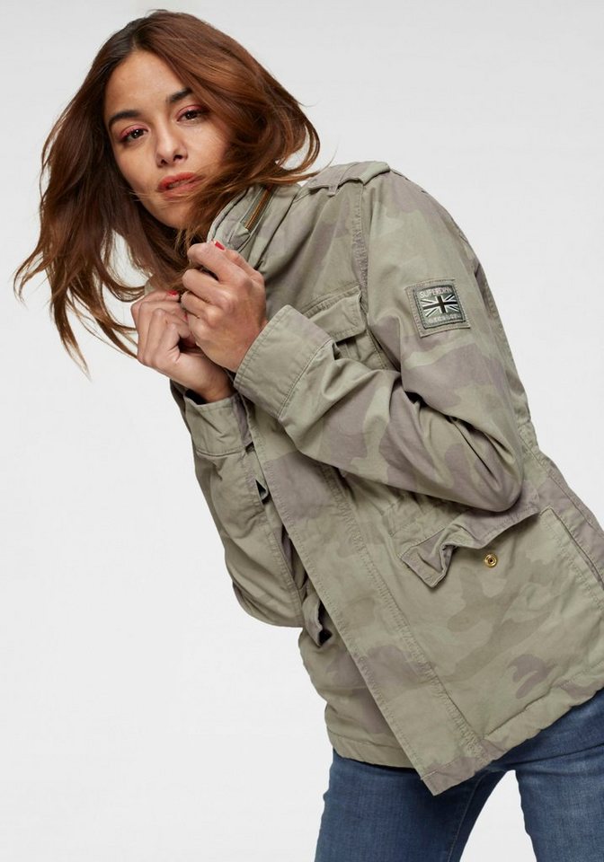 Superdry Cargojacke »DELTA SOFT CAMO AOP ROOKIE 4PKT JKT« in zarter Camouflage-Optik Superdry Cargojacke »DELTA SOFT CAMO AOP ROOKIE 4PKT JKT« in zarter Camouflage-Optik