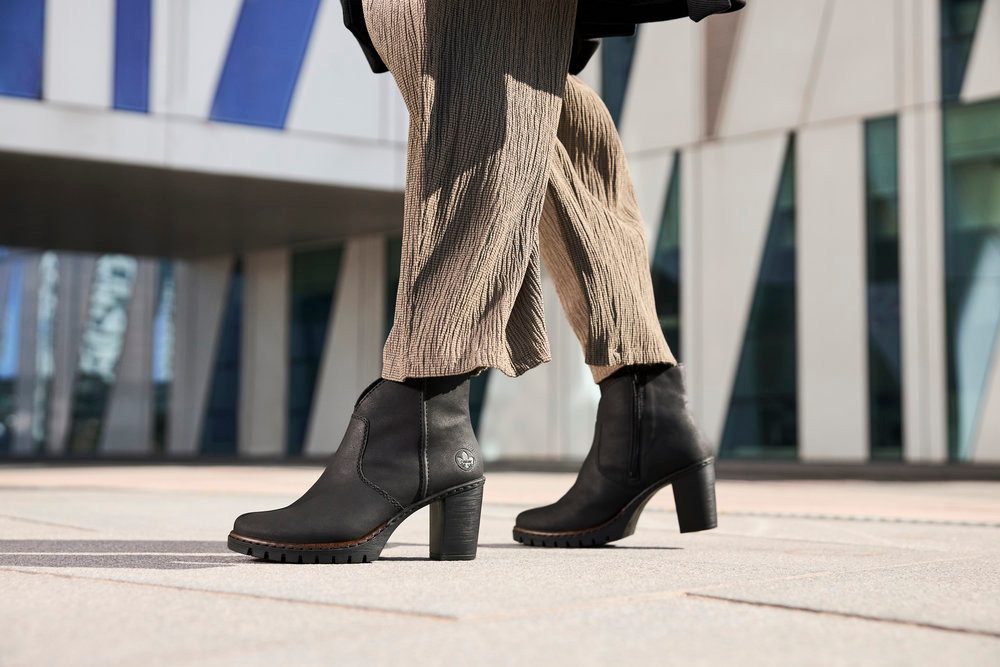 Rieker Ankleboots Stiefelette, Plateauboots, Blockabsatz, in eleganter Optik