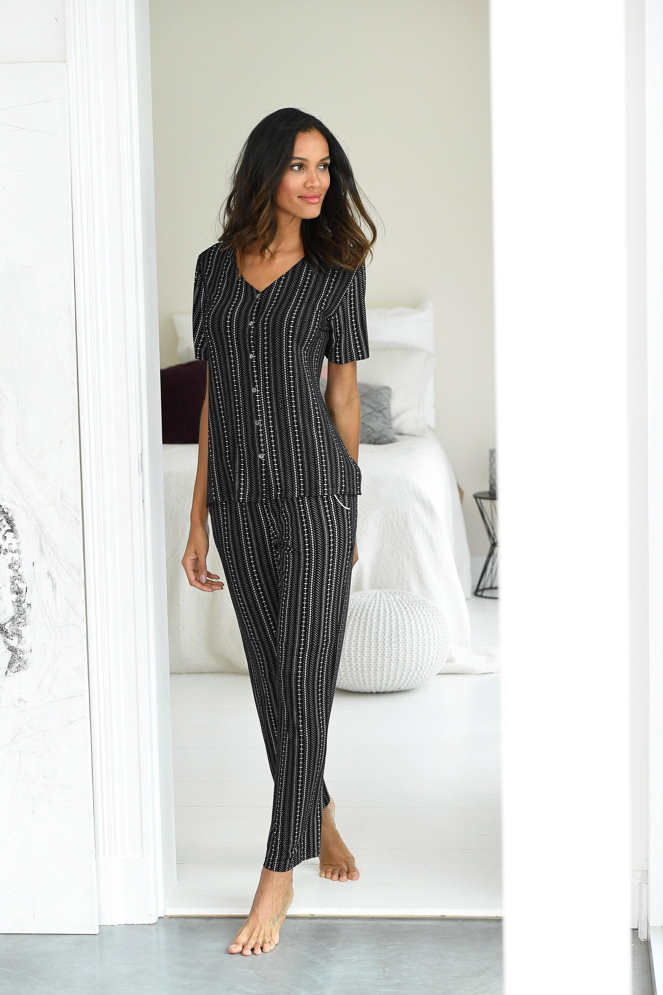 Lascana Pyjama Mit Grafikprint Oberteil Mit Einer Durchgehenden Knopfleiste Online Kaufen Otto