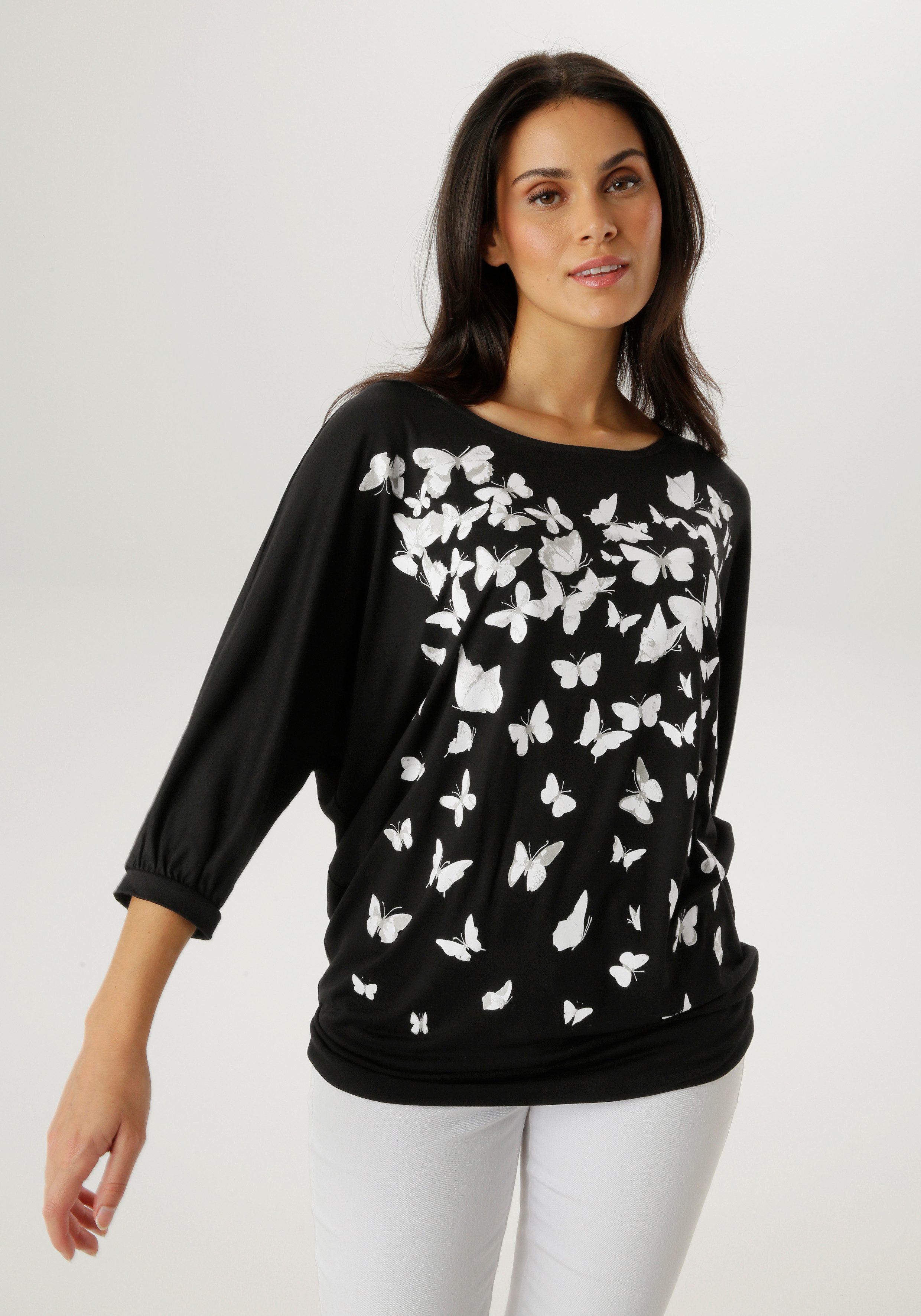 Aniston SELECTED T-Shirt vorne mit filigranen Schmetterlingen bedruckt - NEUE KOLLEKTION. € 34,99, (€ 34,99 pro 1 Stk).