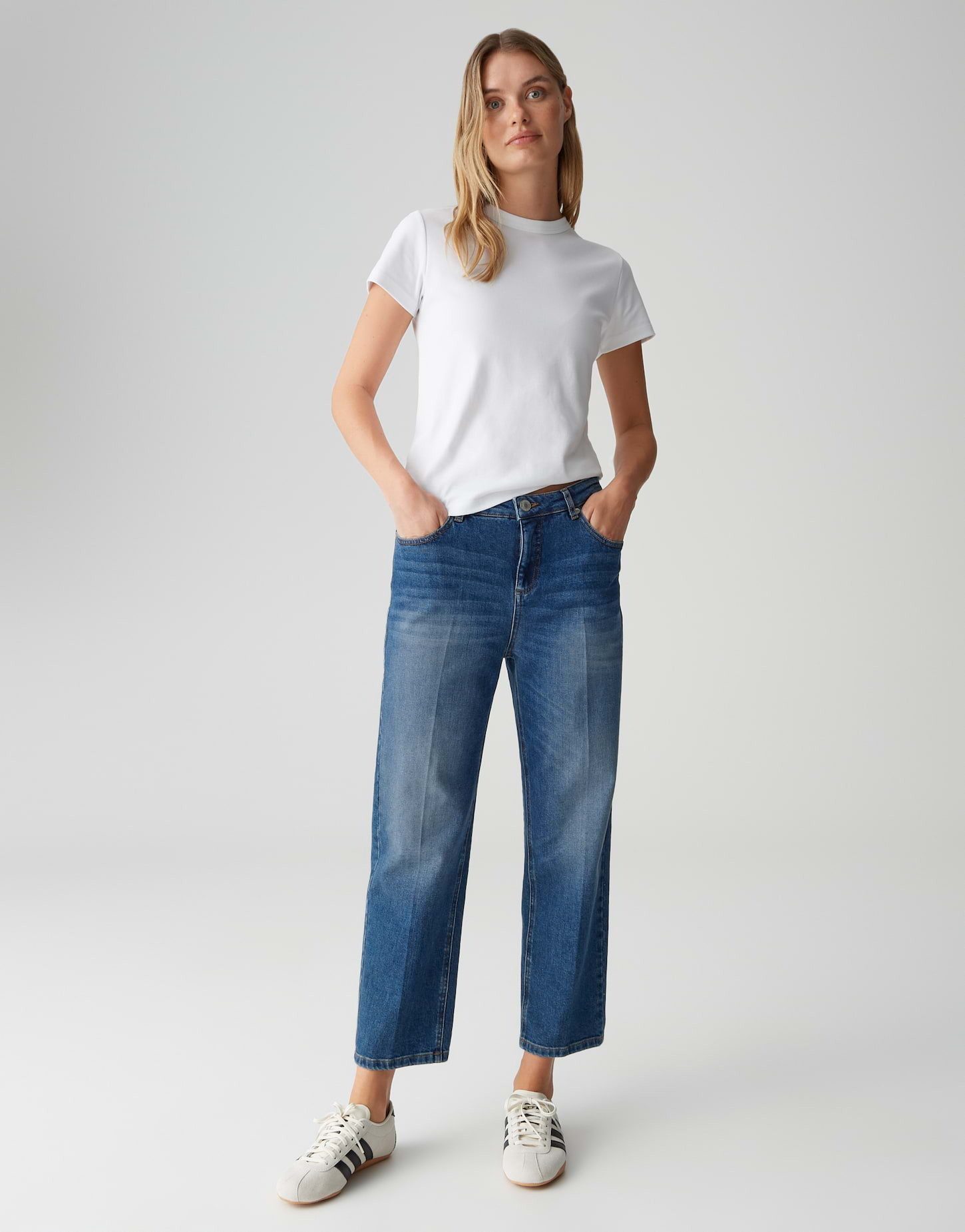 OPUS 5-Pocket-Jeans LANAH LIVELY Straight aus Dry Indigo® Mid Rise gerader Beinverlauf, fester Griff