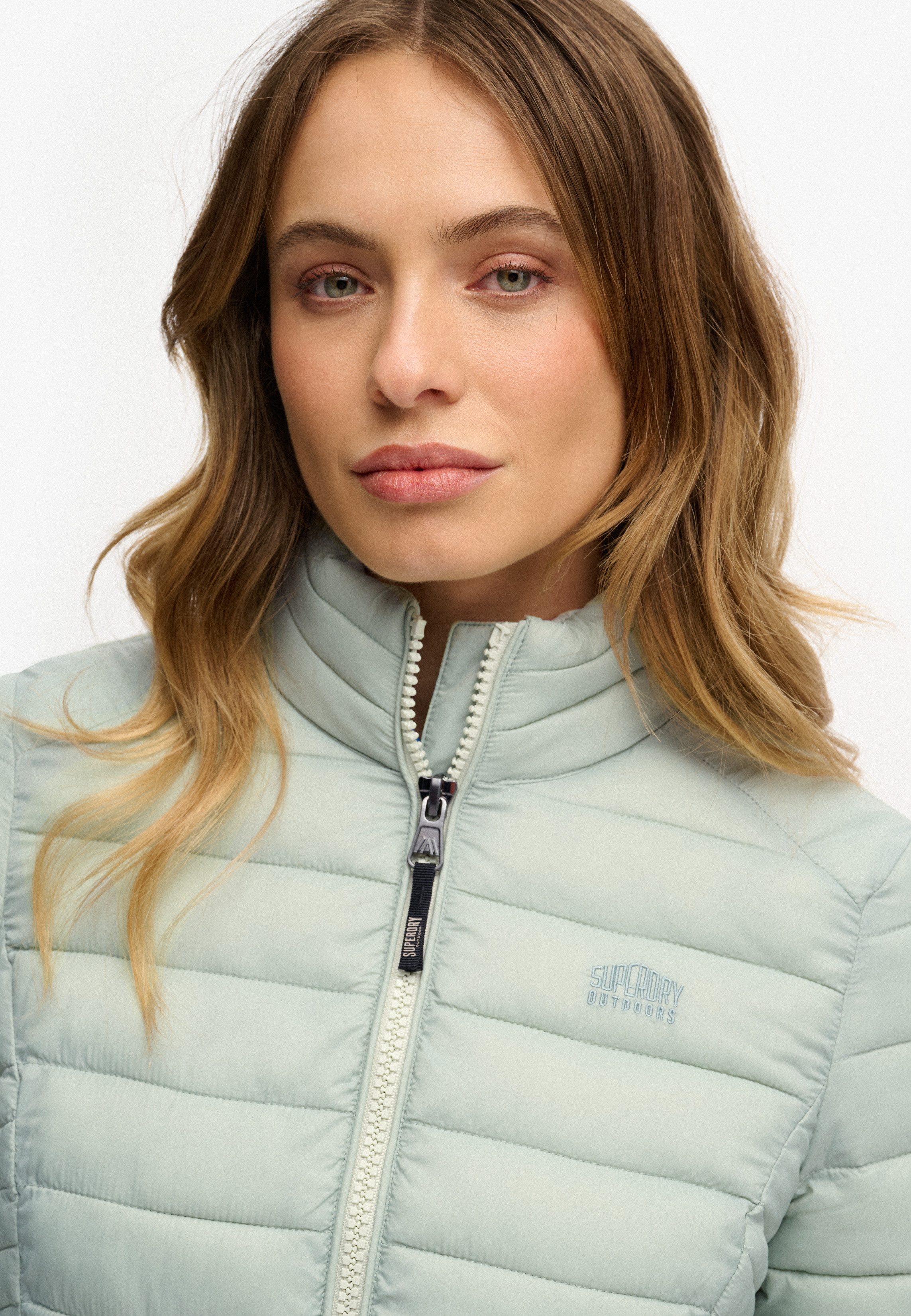 Superdry Steppjacke Fuji Lite Padded Jacket aus Nylon, normale Passform, mit Reißverschluss