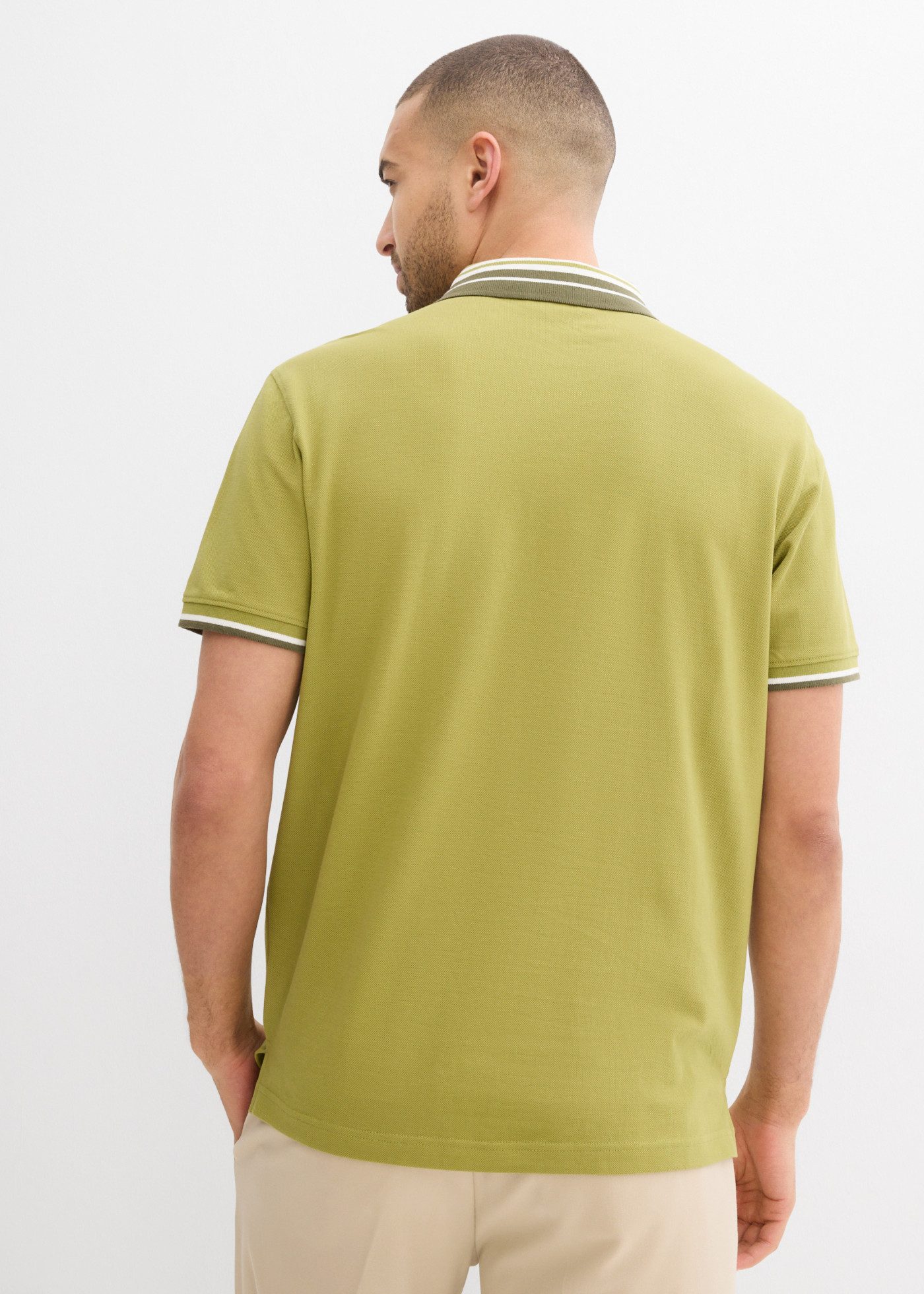 bonprix Poloshirt Regular Fit, mit Polokragen, Kurzarm-Design, aus Baumwolle