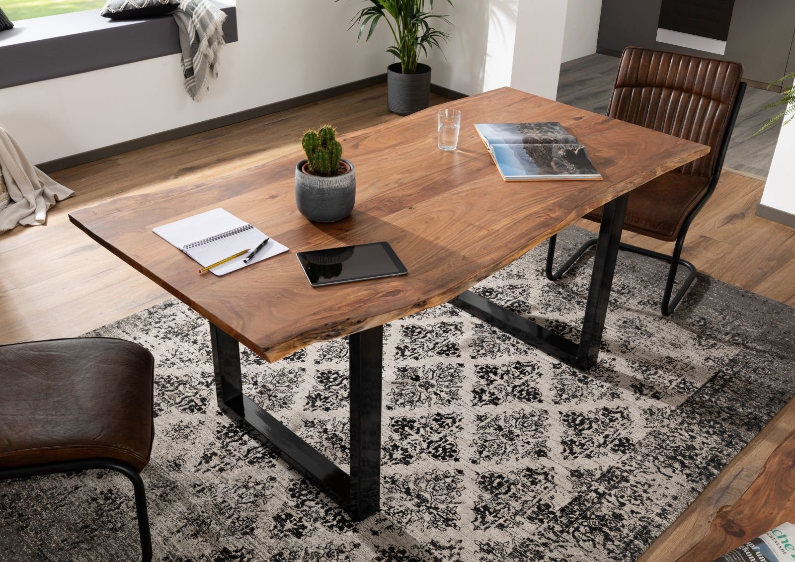 Massivmoebel24 Baumkantentisch FREEFORM (120x90x76 Akazie, Baumkantentisch günstig online kaufen