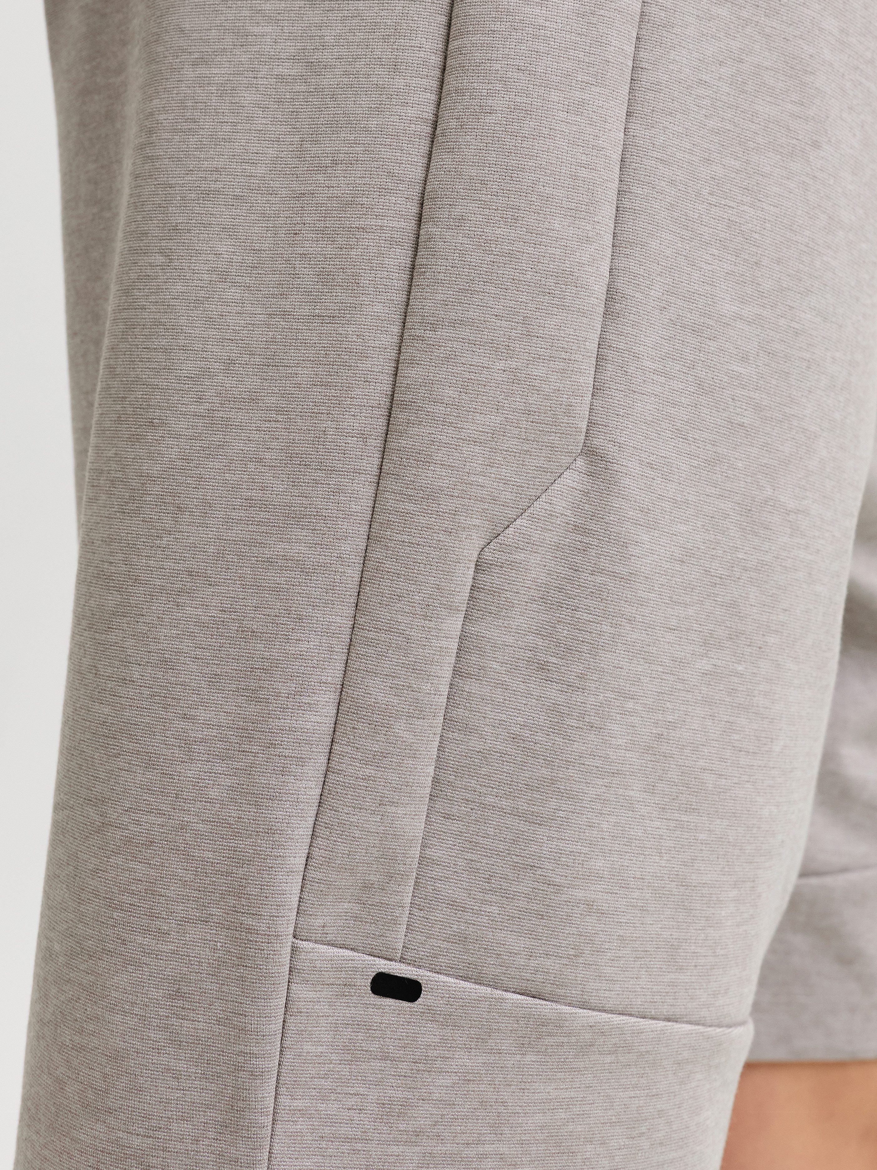 Jack & Jones Sweatshorts JPSTGORDON BASE SWEAT SHORTS SRT SN Materialmix mit Stretch, regular fit