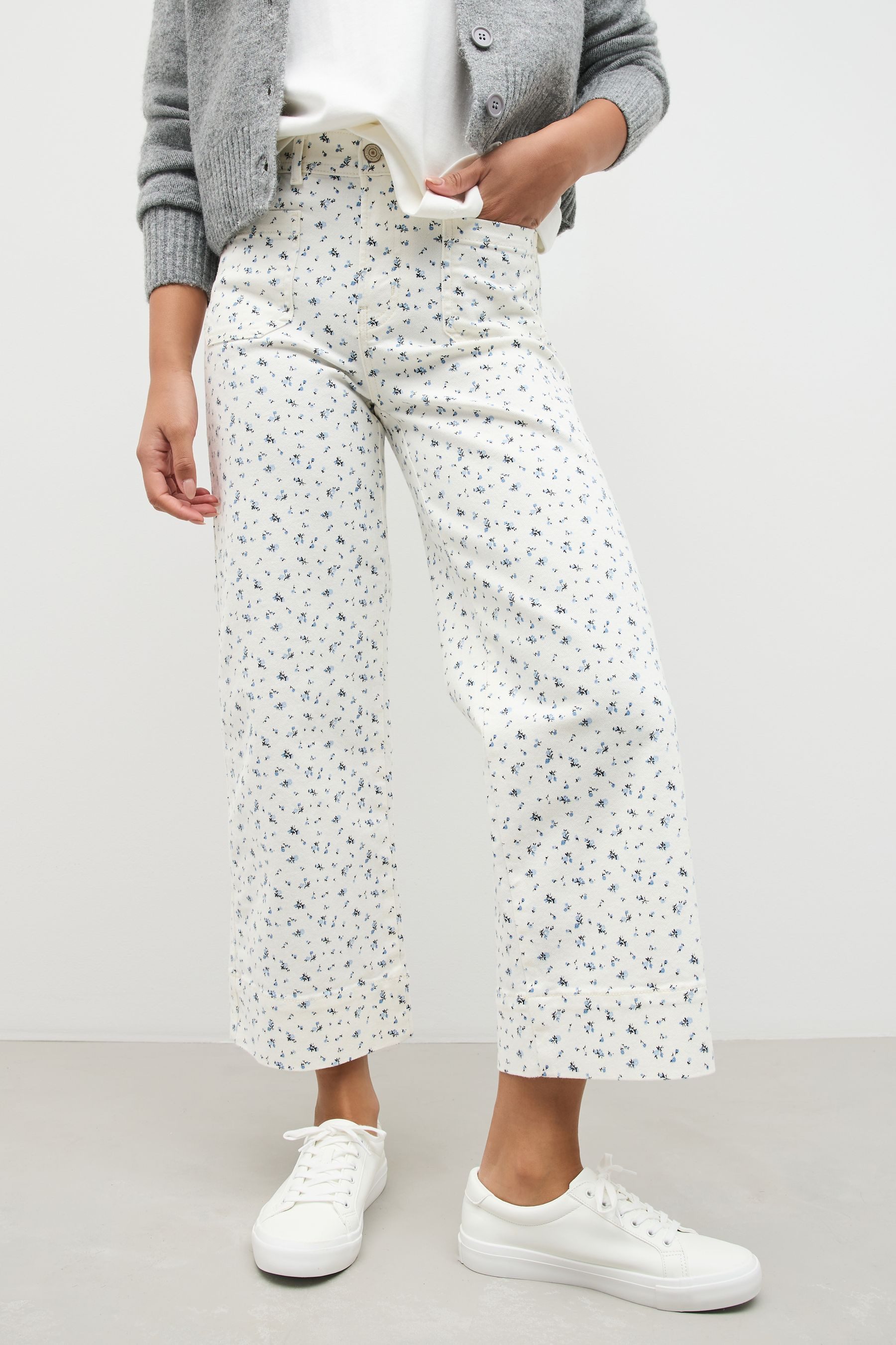 Next Caprijeans Kurze Jeans mit aufgesetzten Taschen (1-tlg)