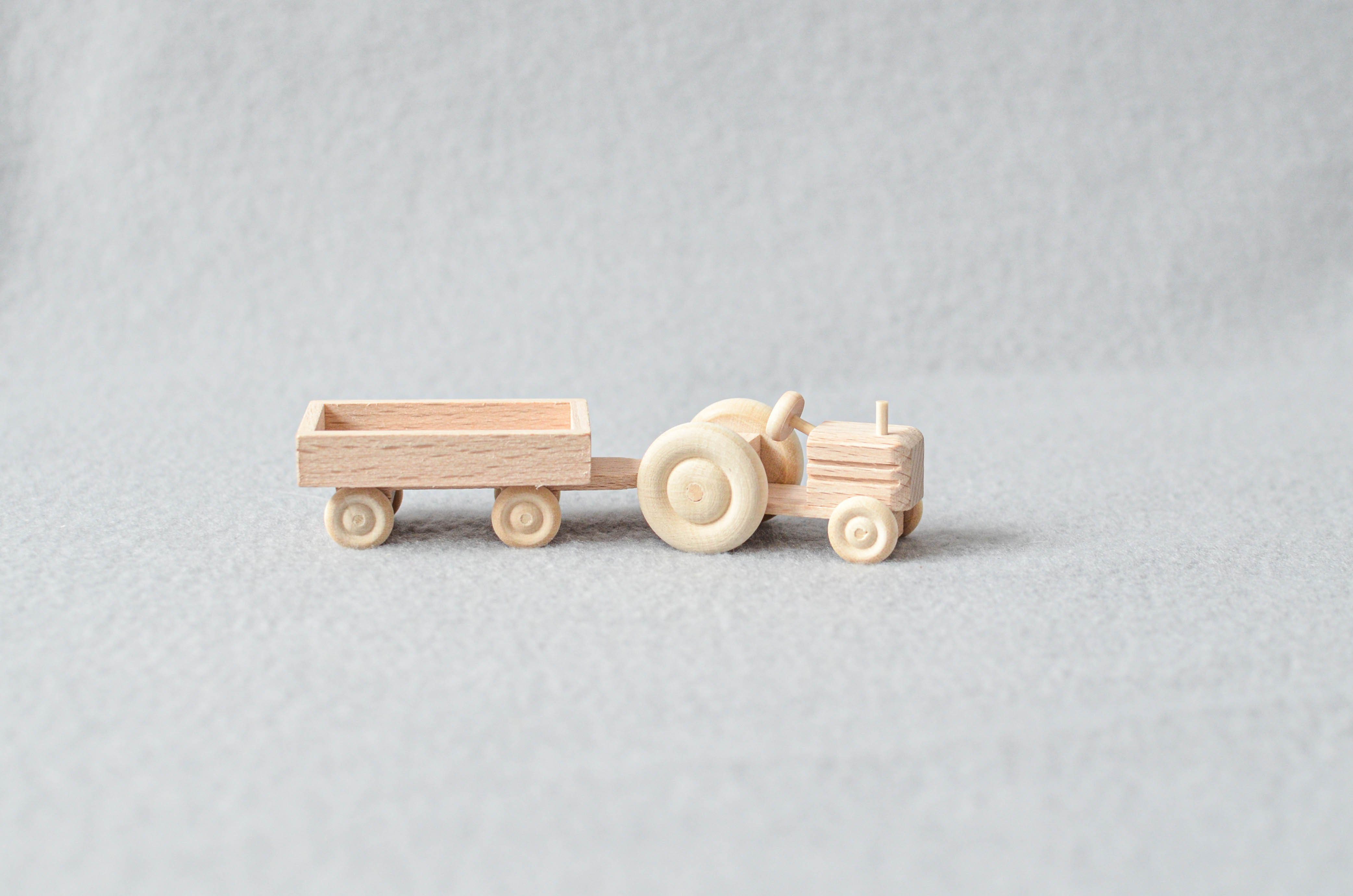 Spielzeug-Auto Holzspielzeug Traktor mit Anhänger natur HxBxT 3,5x7,5x3cm N günstig online kaufen