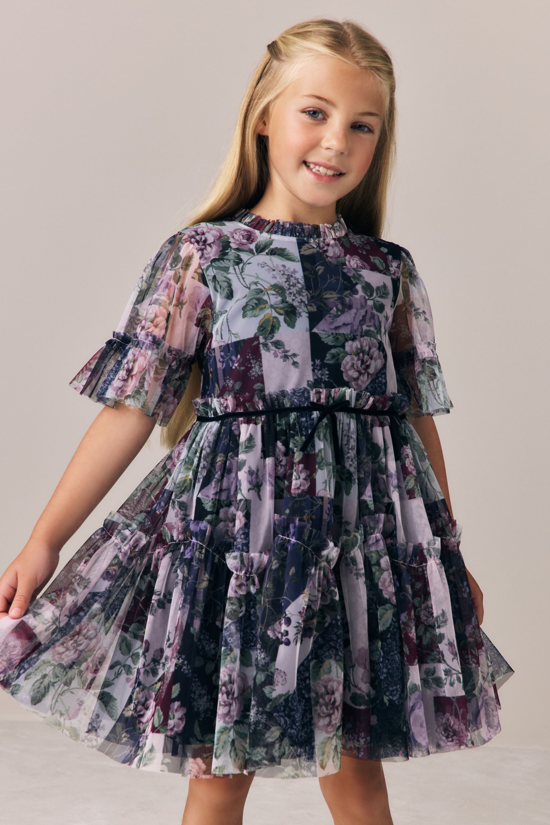 LAURA ASHLEY Volantkleid Laura Ashley Kleid mit Patch-Print (1-tlg)