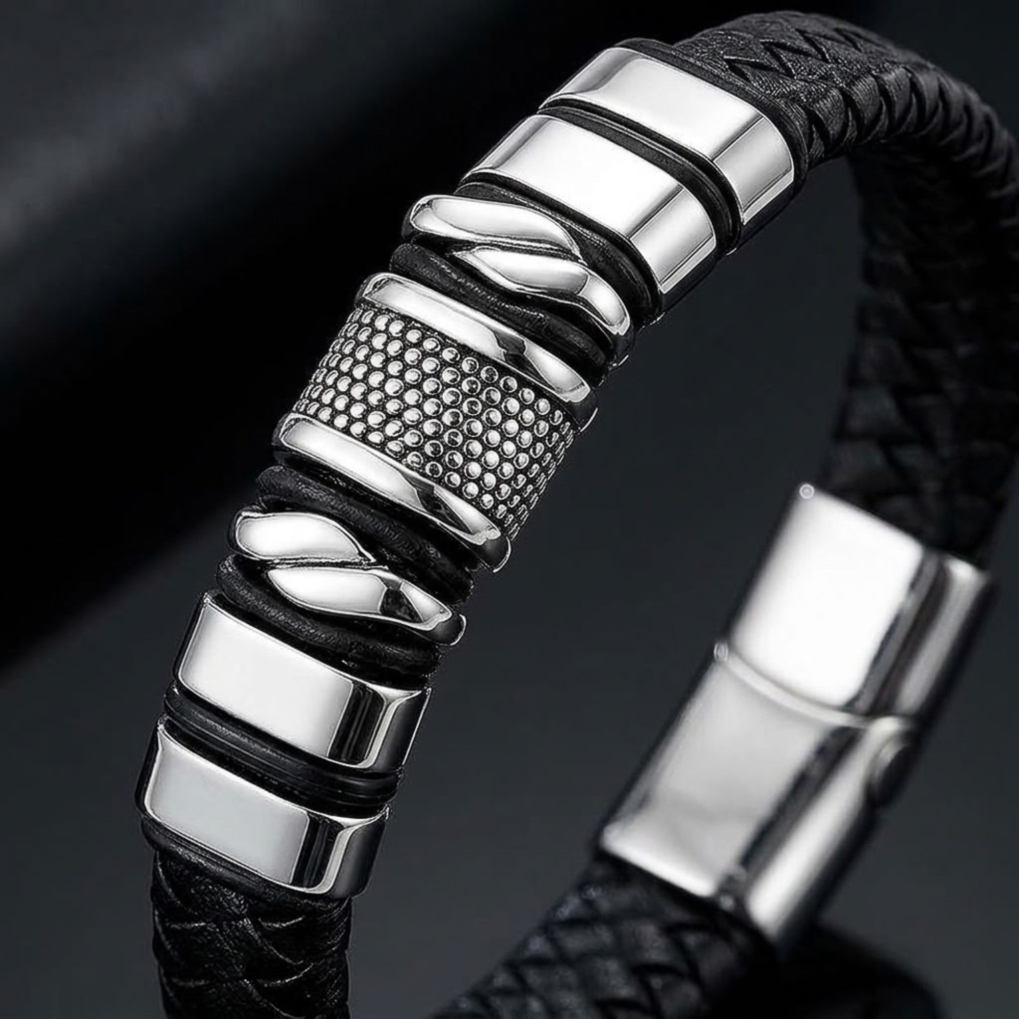 UNIQAL.de Lederarmband „MAMBA“ – Maskulines Design in Schwarz & Silber (Echtleder, Edelsthal, Magnetverschluss mit Verlängerungsglied, perfektes Geschenk, Bewäh – Bild 3 von 5