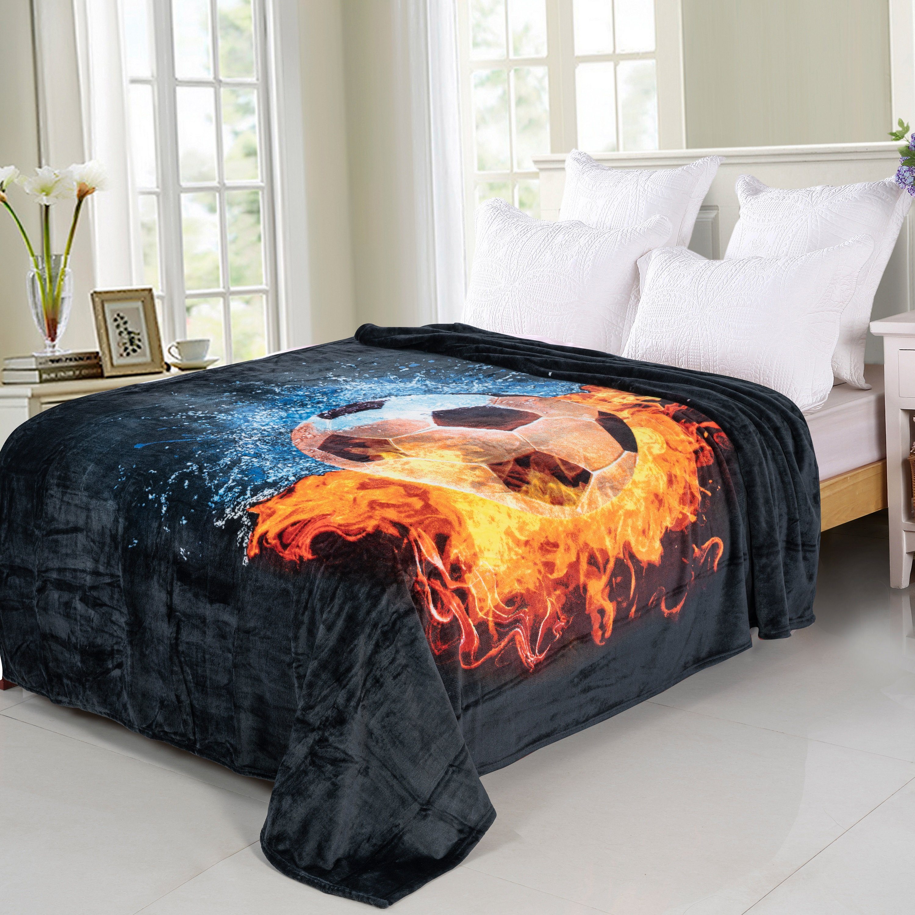 Wolldecke / Kuscheldecke / Fußball / 150x200cm, Brilliant, Fußball-Motiv günstig online kaufen