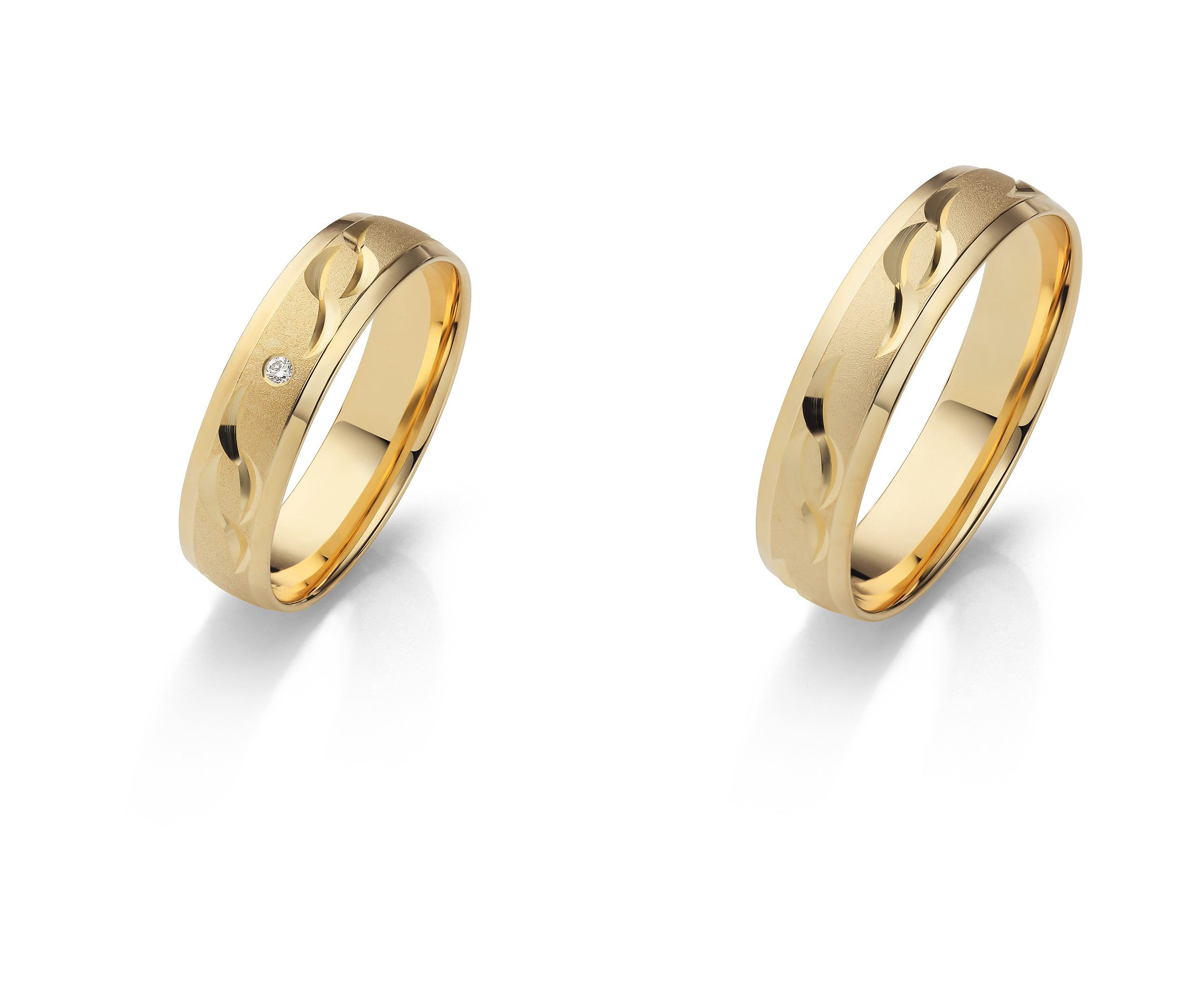Firetti Trauring Schmuck Geschenk Gold 375 Hochzeit Ehering Partnerring "LIEBE", Made in Germany - wahlweise mit oder ohne Brillant