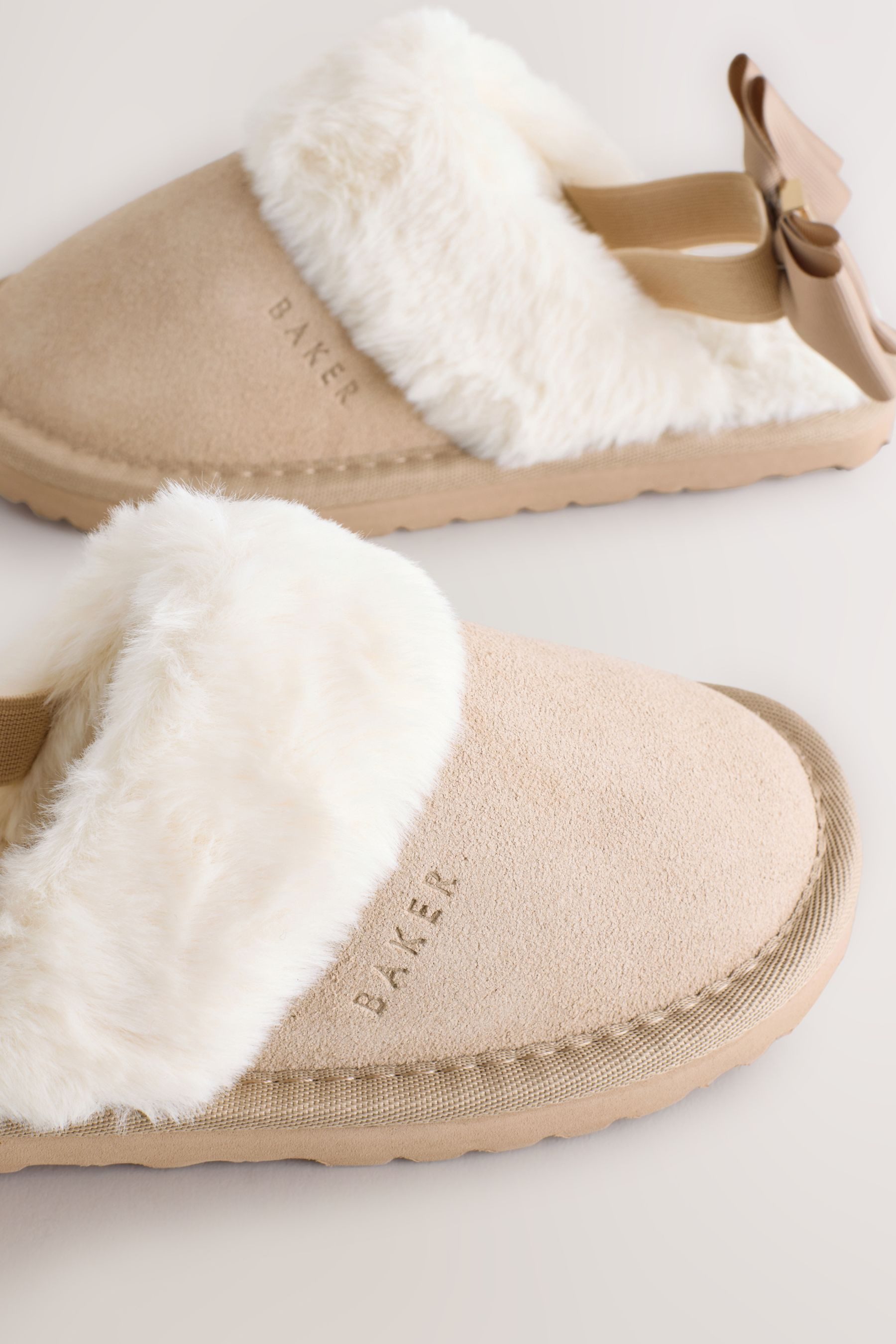 Baker by Ted Baker Baker by Ted Baker Veloursleder-Pantoletten Hausschuh (1-tlg)