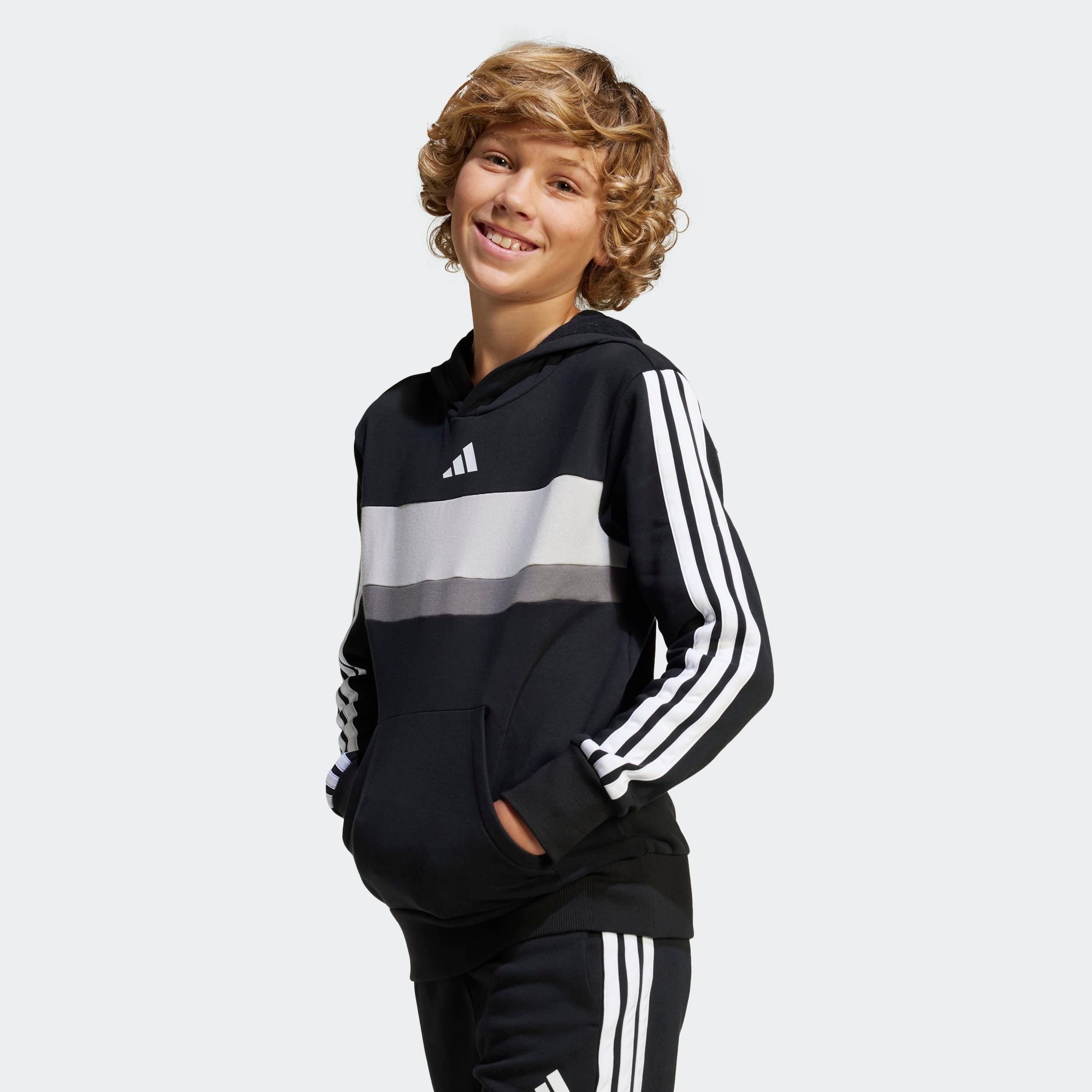adidas Sportswear Kapuzensweatshirt SEASONAL ESSENTIALS TIBERIO 3-STREIFEN KIDS HOODIE mit Rundhals, ohne Verschluss, in normaler Länge