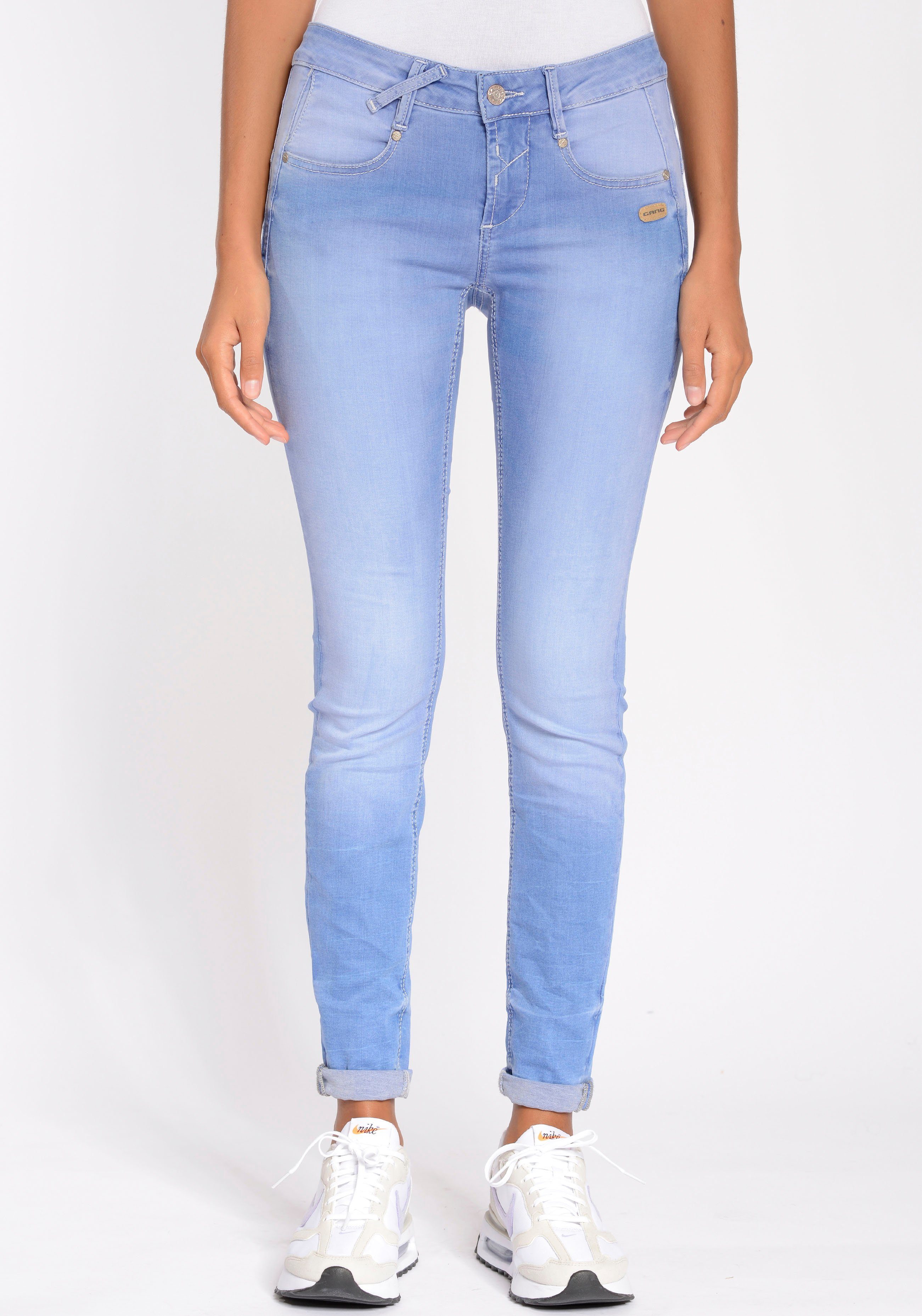 und mit seitlichen GANG Skinny-fit-Jeans Bund am 94NELE Mit vorne gekreuzten Gürtelschlaufen Stretch Dreieckseinsätzen,