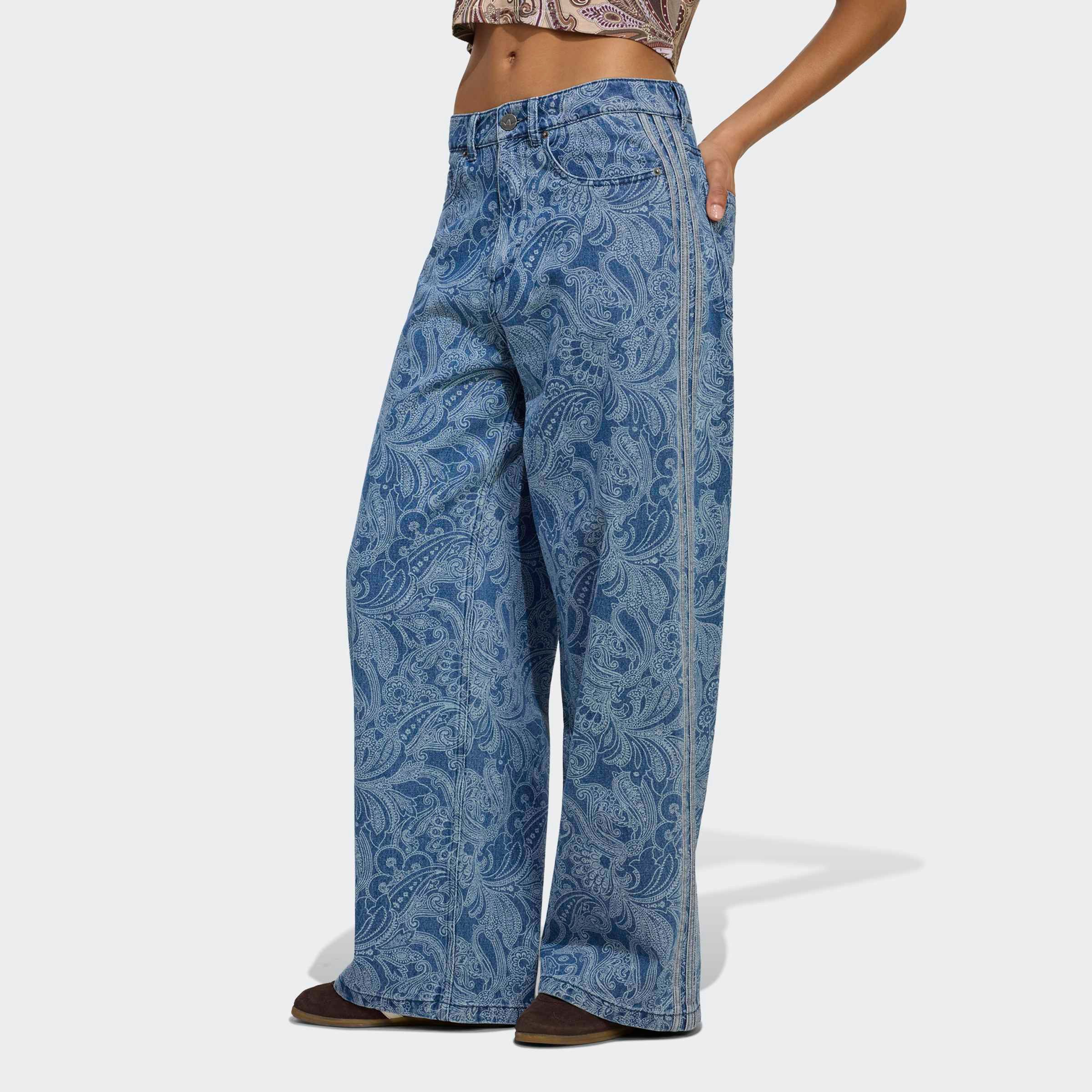 adidas Originals Sporthose FB TP D Teil einer exklusiven Kollaboration mit Liberty London, aus Baumwolle