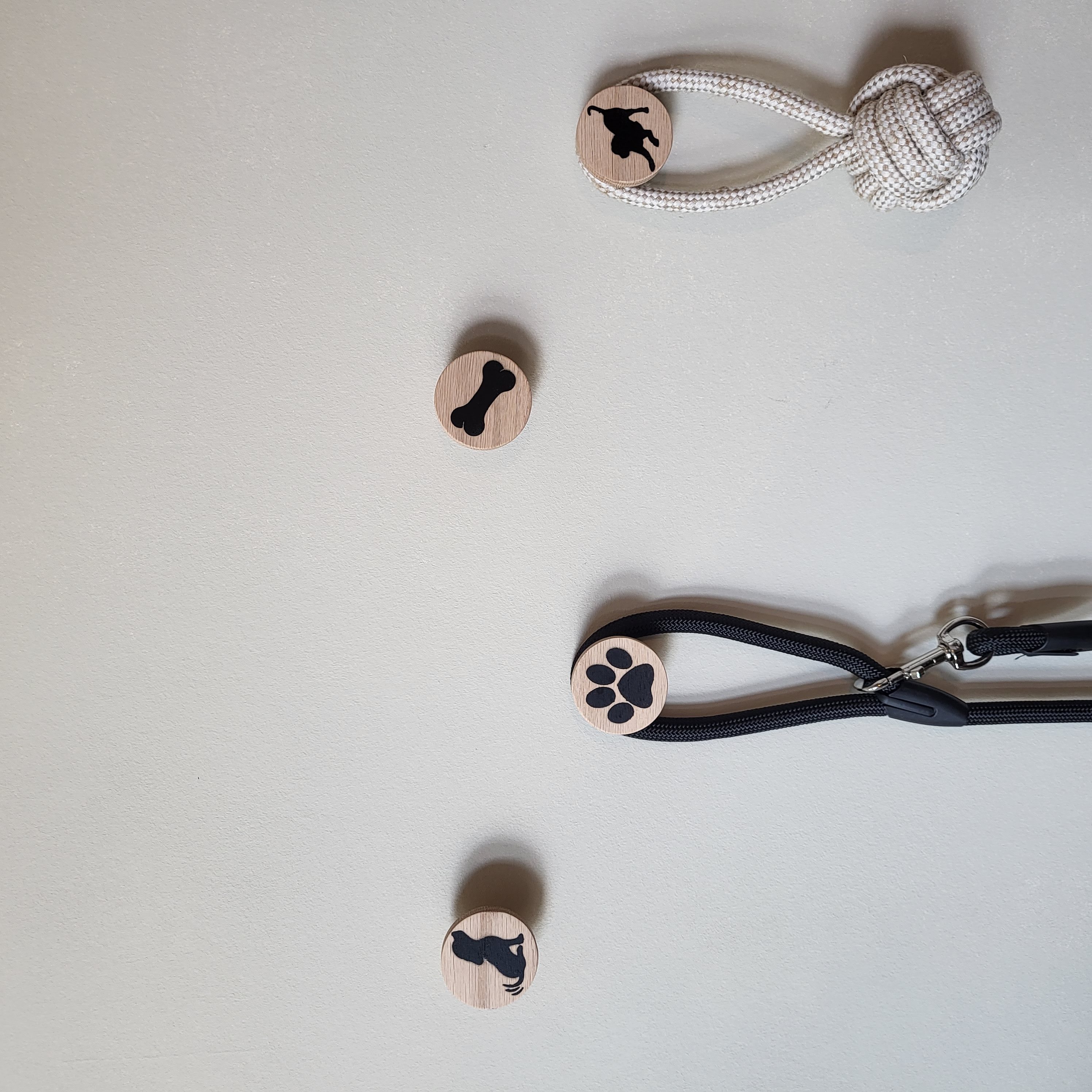 ScandiHooks Wandhaken Hundegarderobe / Leinenhalter aus massivem Eichenholz günstig online kaufen