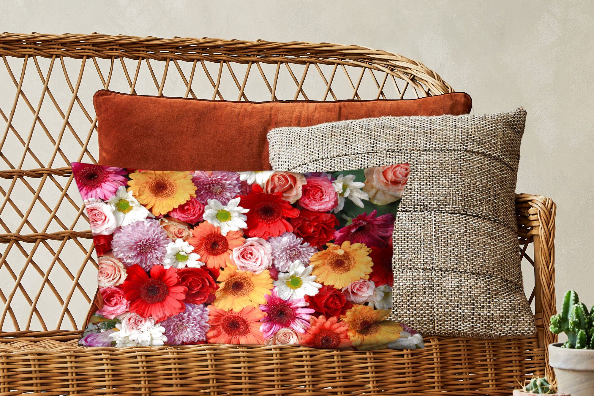 - Füllung, Dekokissen - mit Blumen Gerbera Wohzimmer Rosen, Schlafzimmer Dekoration, - Farben Dekokissen MuchoWow Zierkissen,