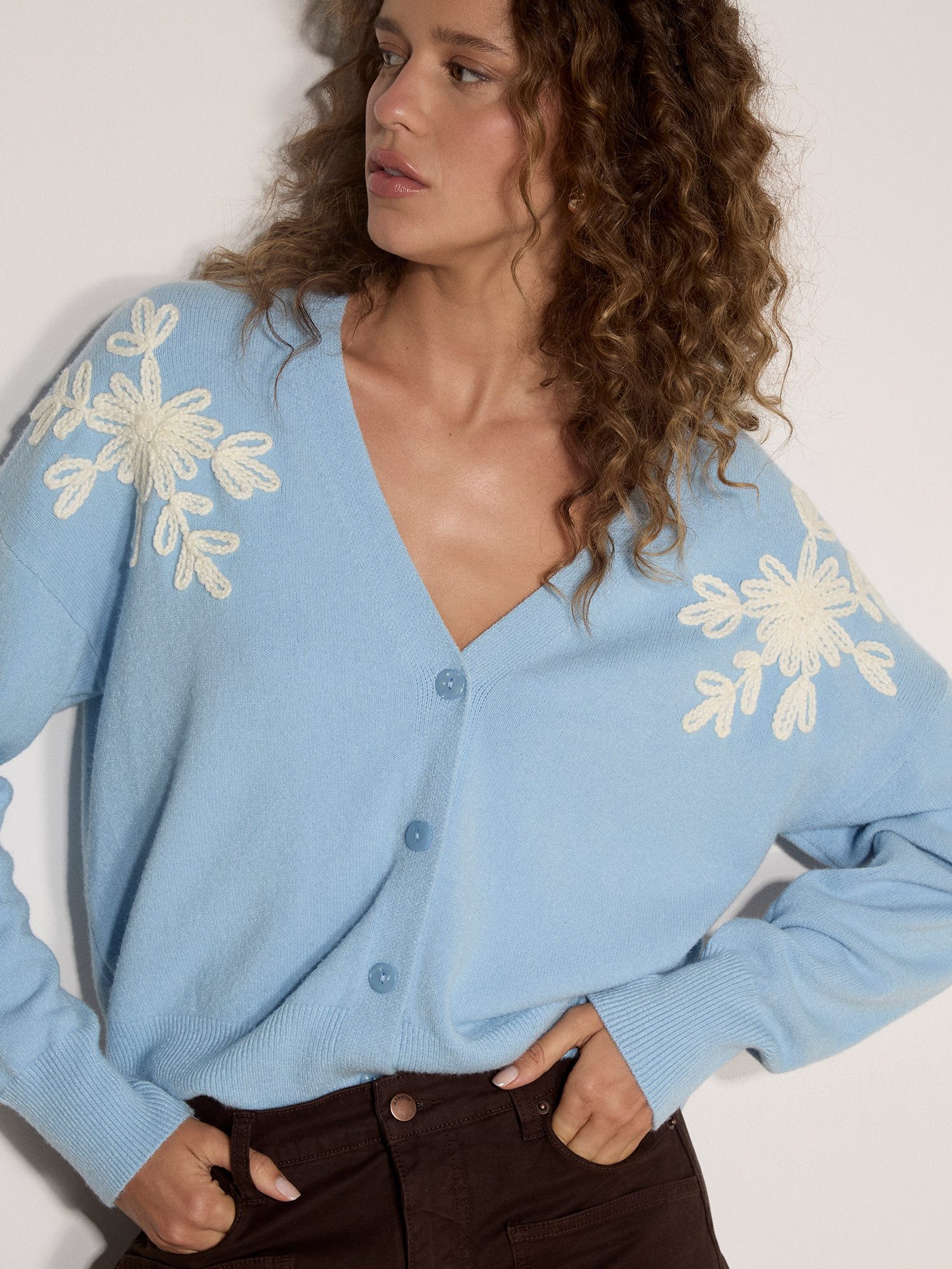 Apricot Cardigan Cardigan mit Blumenapplikationen mit Stickerei