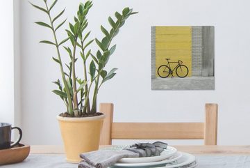 OneMillionCanvasses® Leinwandbild Ein Rennrad vor einem industriellen Hintergrund, (1 St), Leinwand Bilder für Wohnzimmer Schlafzimmer