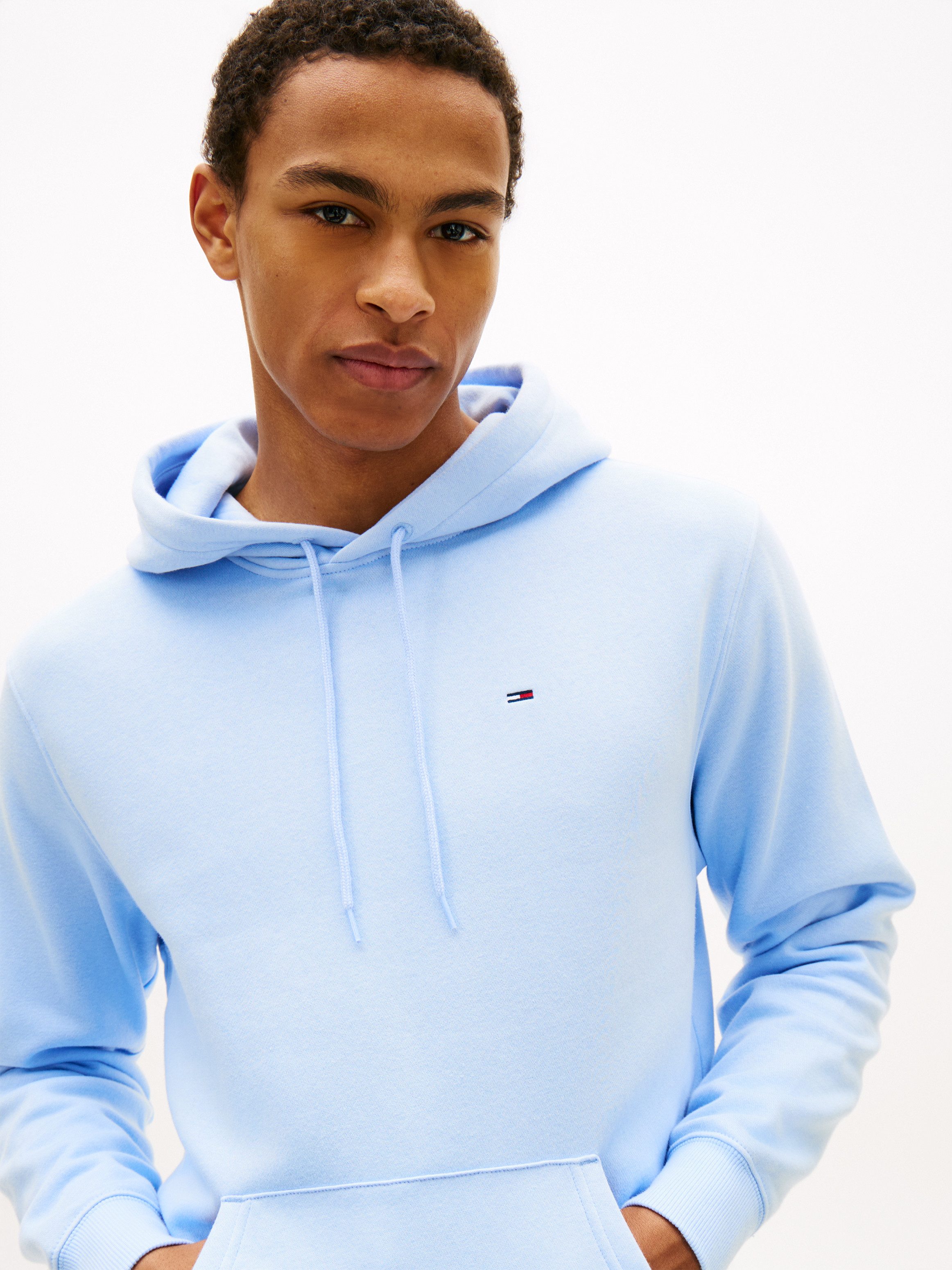 Tommy Jeans Sweatshirt TJM REG S FLAG HOODIE mit bestickten Markenlogo auf günstig online kaufen