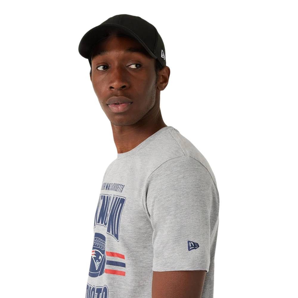 New Era T-Shirt T-Shirt New Era New England Patriots NFL Football (1-tlg) Großes "New England Patriots" Logo-Print auf der Vorderseite