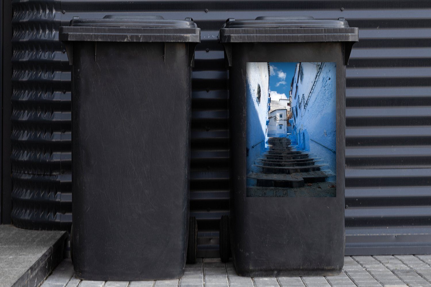 St), MuchoWow Sticker, Mülltonne, Wandsticker Container, in (1 Treppe Mülleimer-aufkleber, der Stadt Abfalbehälter marokkanischen Chefchaouen