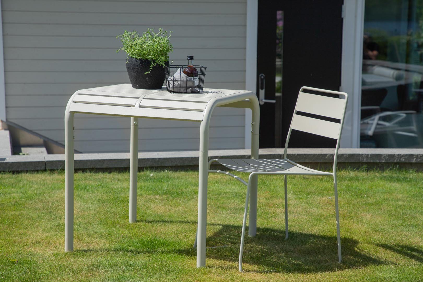 beige. Borneo ebuy24 Gartentisch Gartentisch