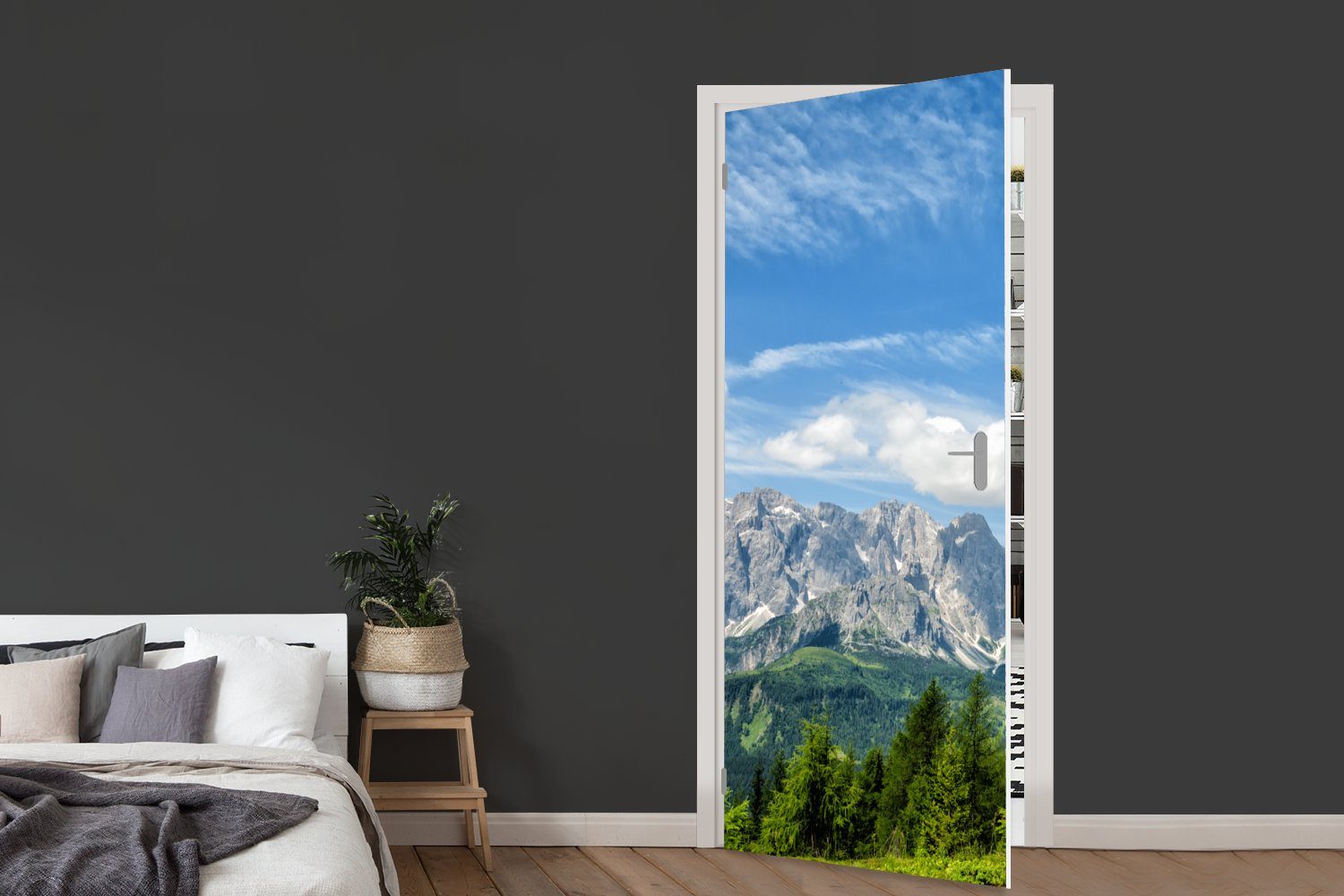 Matt, für 75x205 - Berge Alpen Türaufkleber, - Türtapete Tür, Gras, cm MuchoWow bedruckt, (1 Fototapete St),