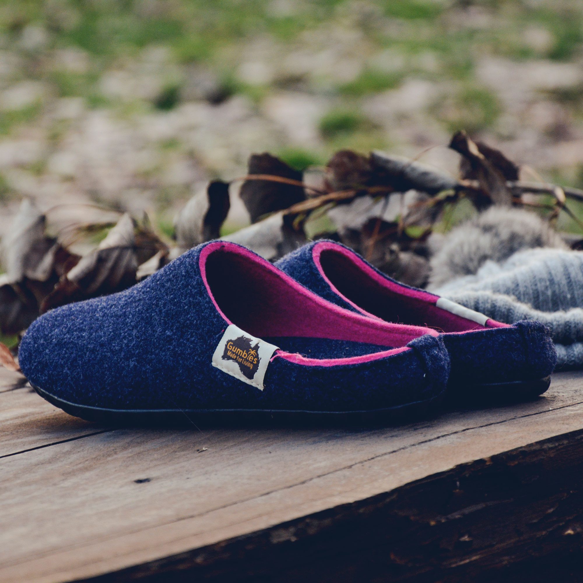 Gumbies Outback Slipper in Navy Pink Hausschuh aus recycelten Materialien, rutschfeste & stabile Sohle – Bild 4 von 5