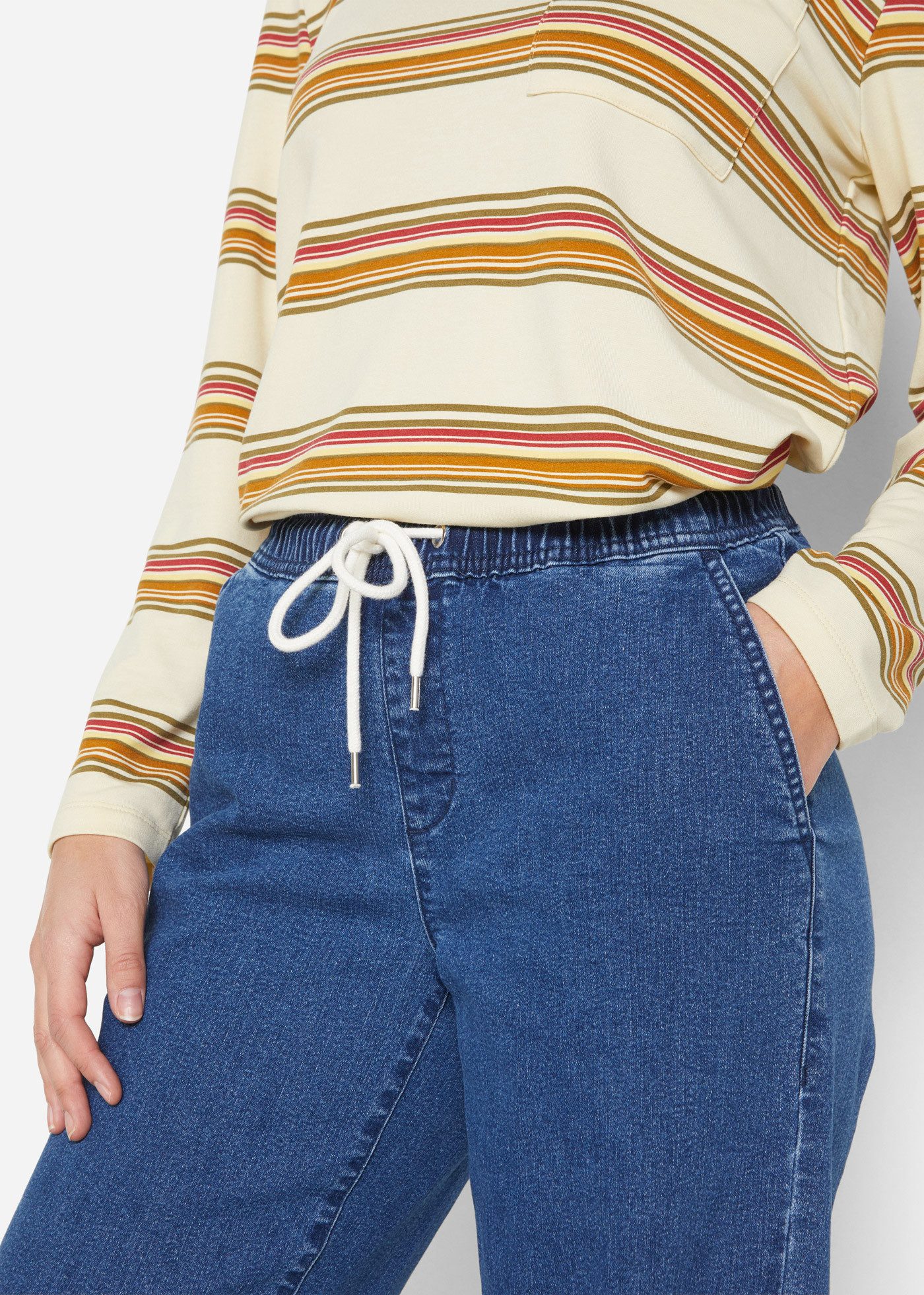 bonprix Weite Jeans Loose Fit Passform, mit elastischem Bund und Tunnelzug – Bild 4 von 5