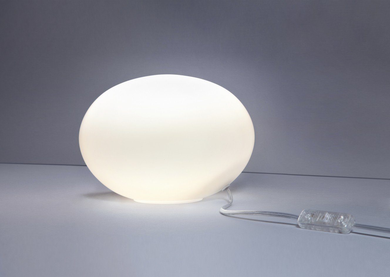 Licht-Erlebnisse Nachttischlampe NUAGE, ohne Leuchtmittel, Nachttischleuchte Weiß Glas Kugel E27 blendarm Schlafzimmer