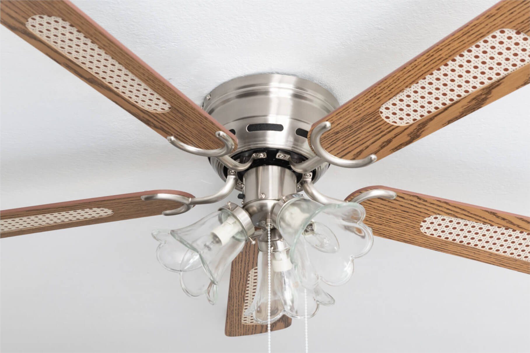 Pepeo Deckenventilator Deckenventilator Kisa Deluxe BN Eiche / Walnuss mit Licht