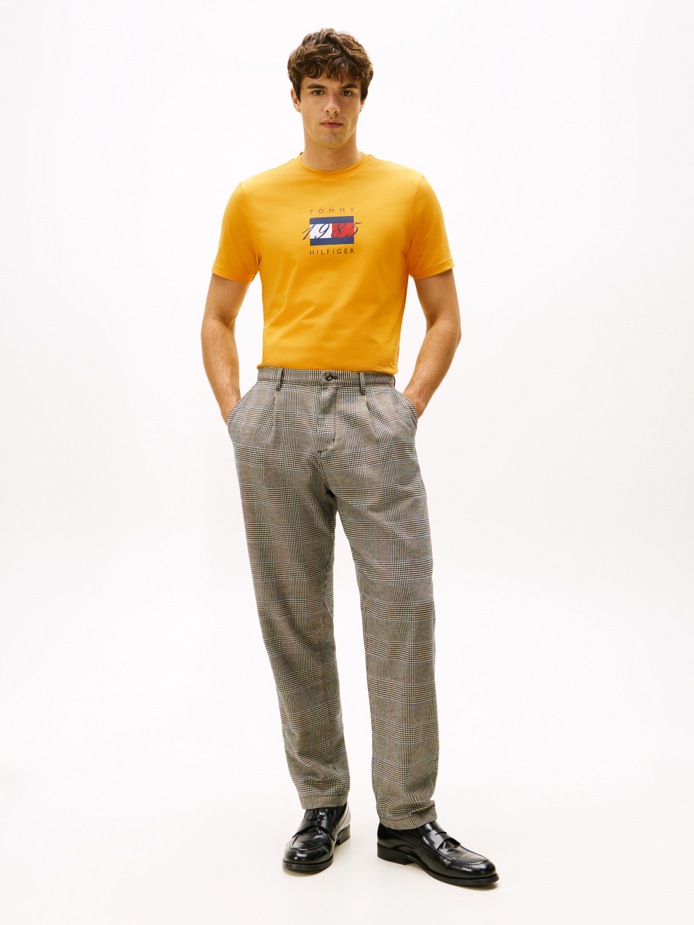 Tommy Hilfiger T-Shirt LINEAR FLAG GRAPHIC Rundhals, regular fit, Jersey