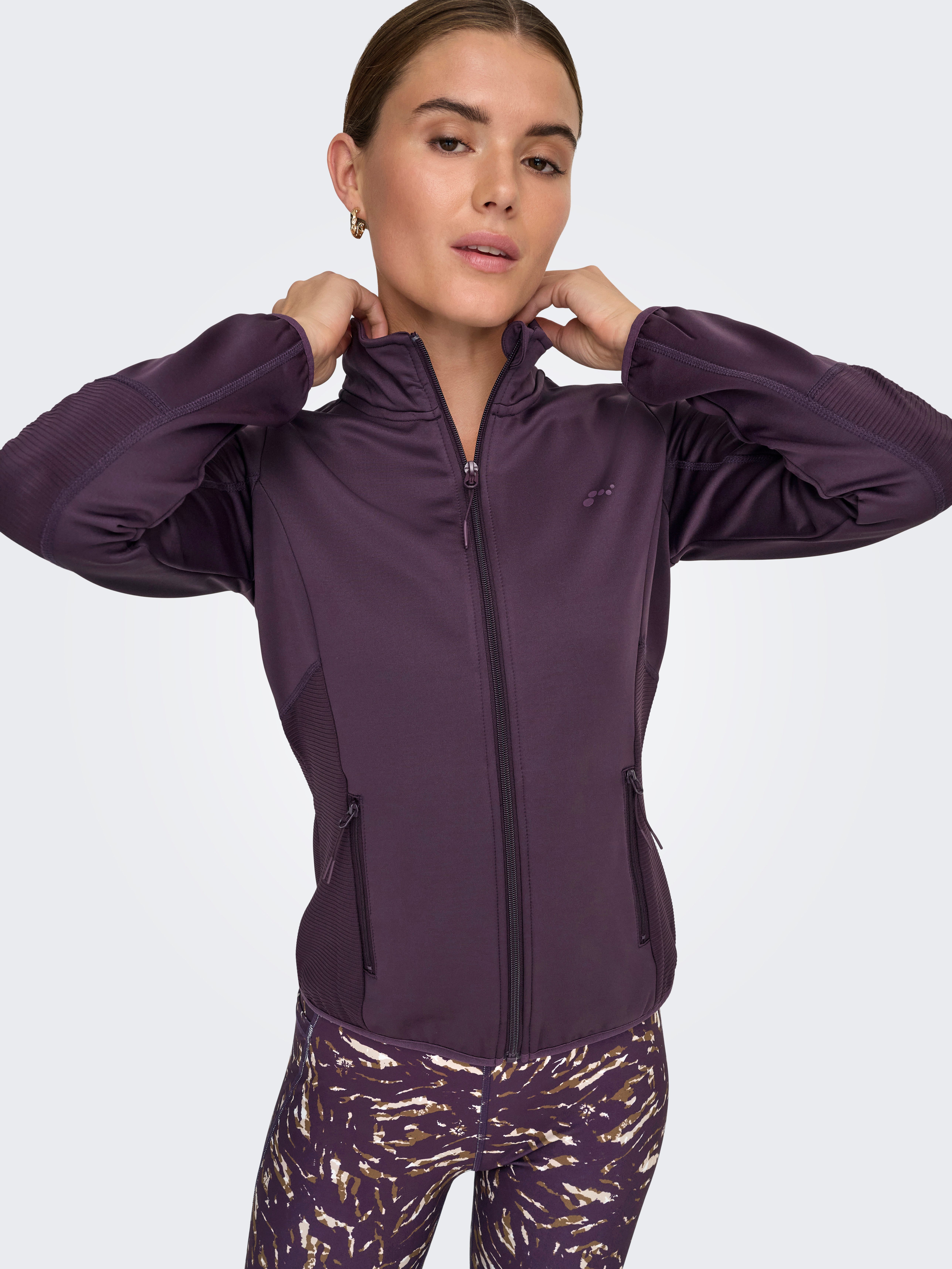 ONLY Play Trainingsjacke ONPJETTA HN FLEECE JCK - NOOS Regular Fit, aus Polyester und Elasthan, mit Stehkragen