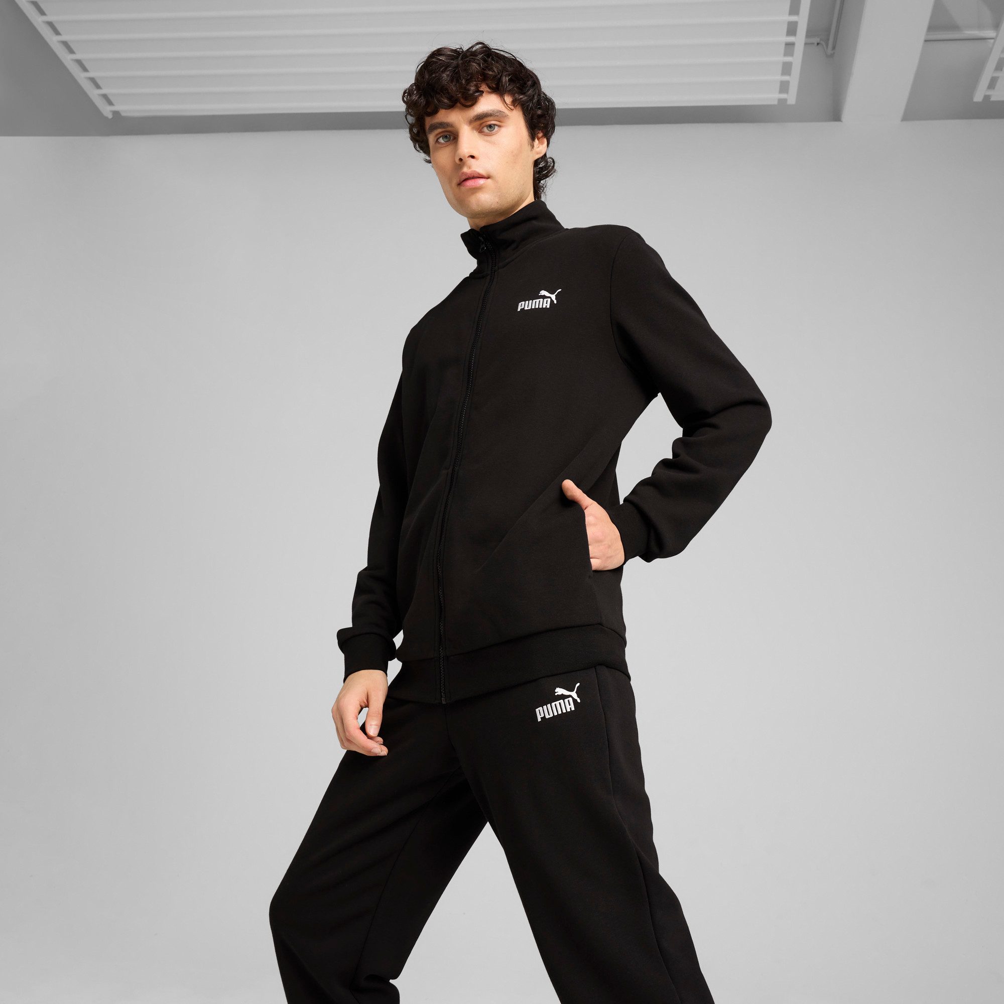 PUMA Trainingsanzug ESS NO1 LOGO TR KNITTED SUIT (2-tlg), zweiteiliges Set, mit hohem Kragen, mit gerippten Bündchen – Bild 5 von 5