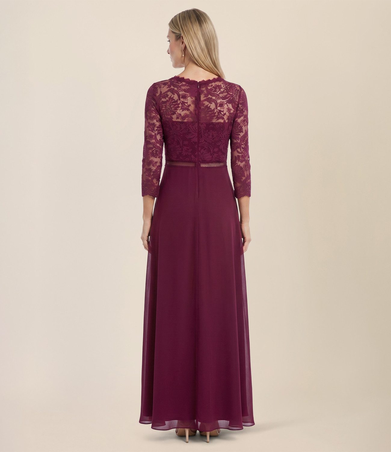 Apart Abendkleid aus Spitze und Chiffon