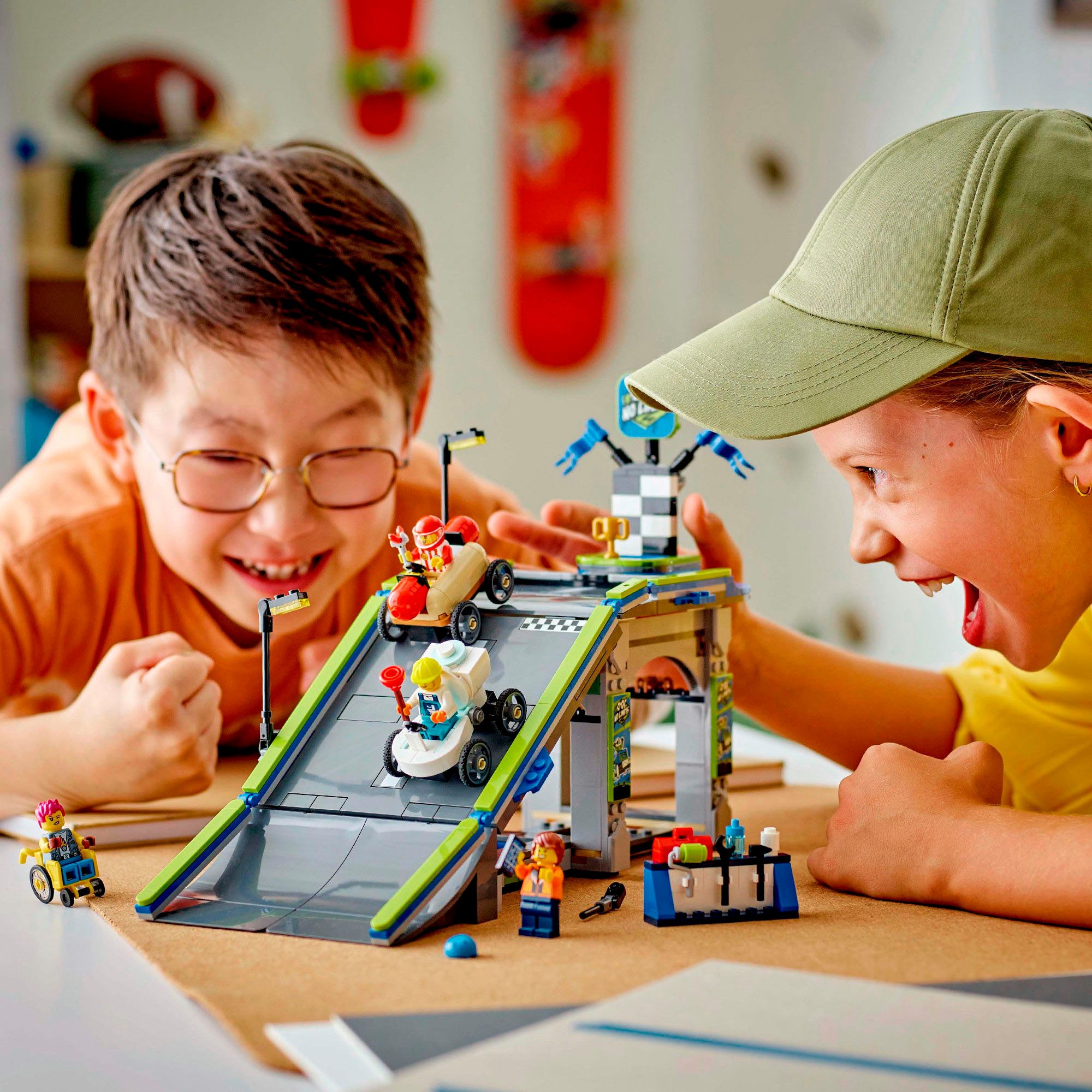 LEGO® Keine Limits: Seifenkistenrennen mit Rampe günstig online kaufen