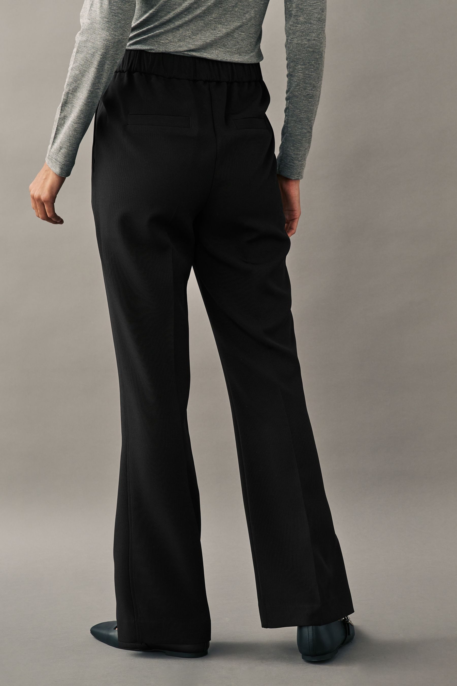 Next Bootcuthose Hochwertige Bootcut-Hose, Kurzgröße (1-tlg)