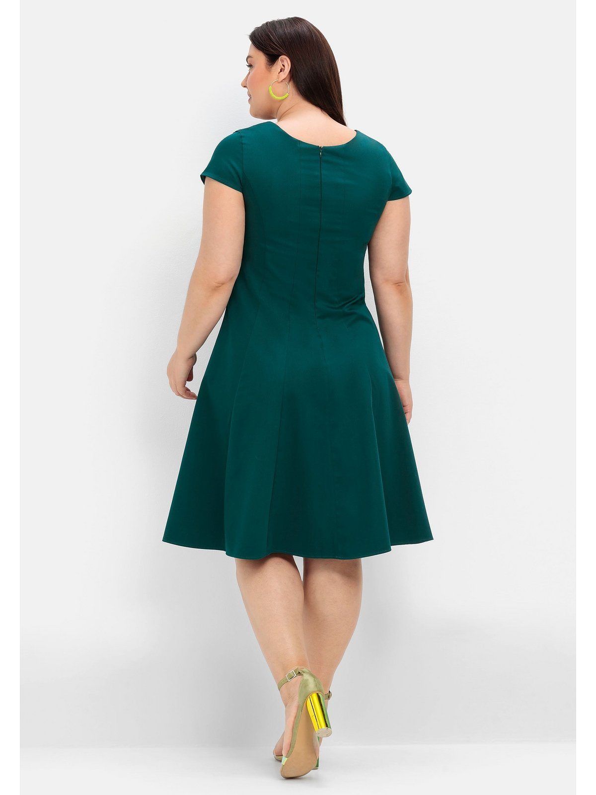 Sheego Cocktailkleid Große Größen in Bahnenform